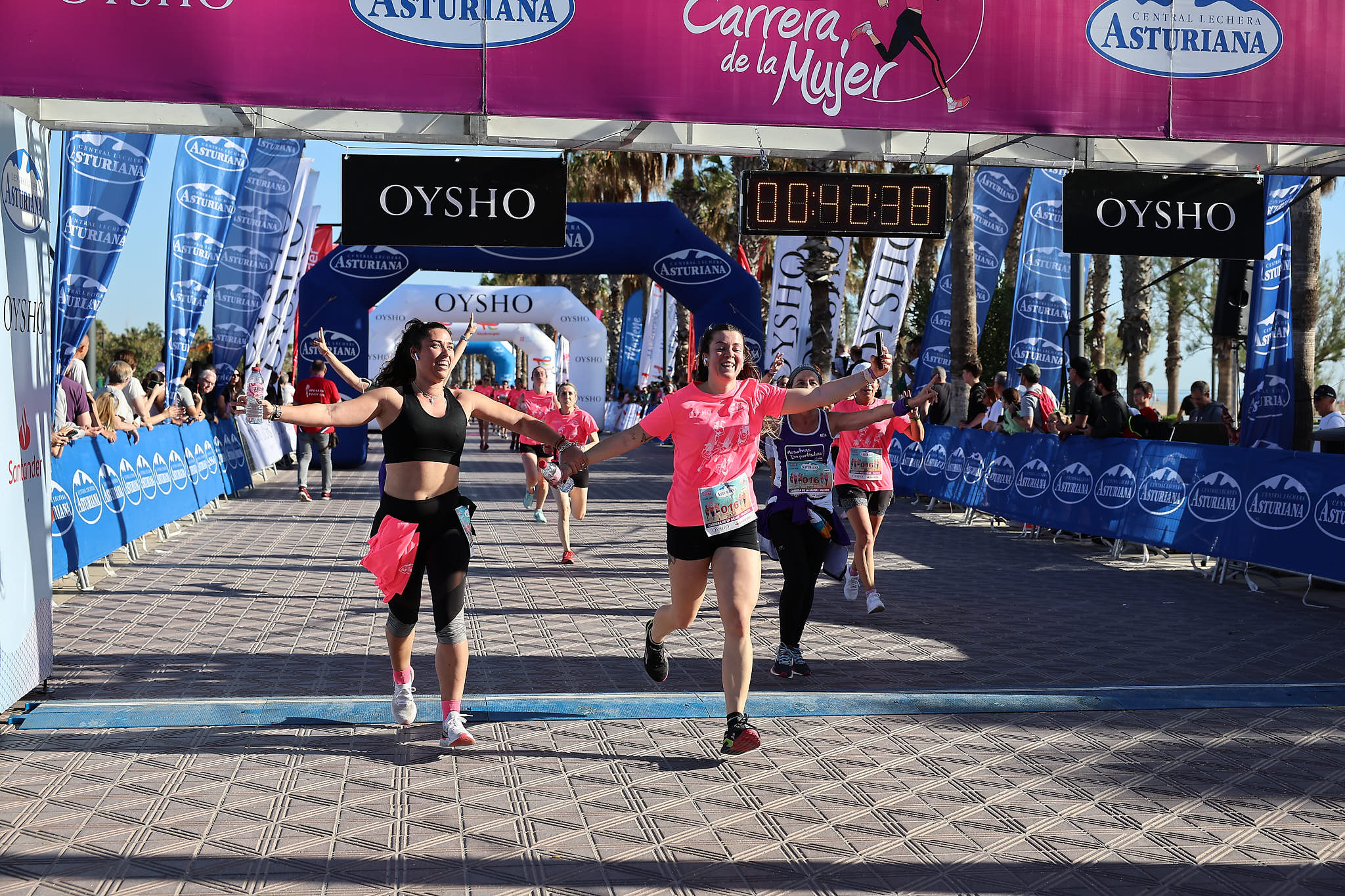 Las mejores fotos de la Carrera de la Mujer Central Lechera Asturiana de Valencia 2024. 0660