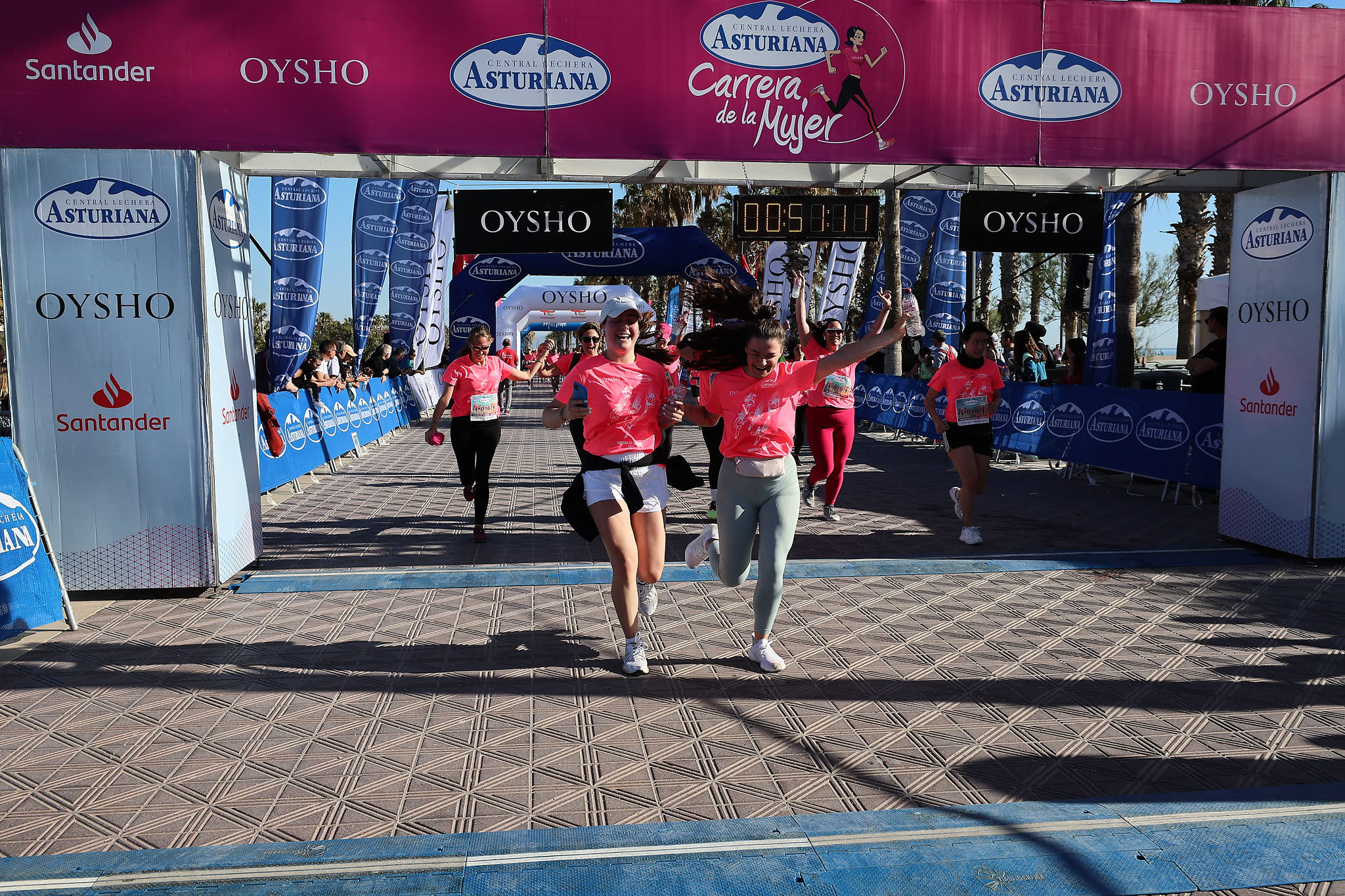 Las mejores fotos de la Carrera de la Mujer Central Lechera Asturiana de Valencia 2024. 0958