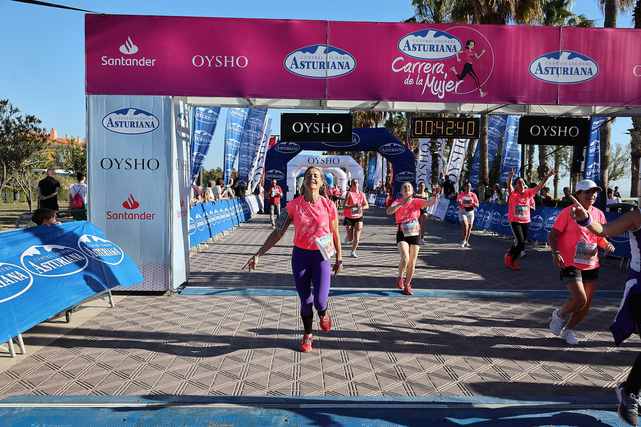 Las mejores fotos de la Carrera de la Mujer Central Lechera Asturiana de Valencia 2024. 0661