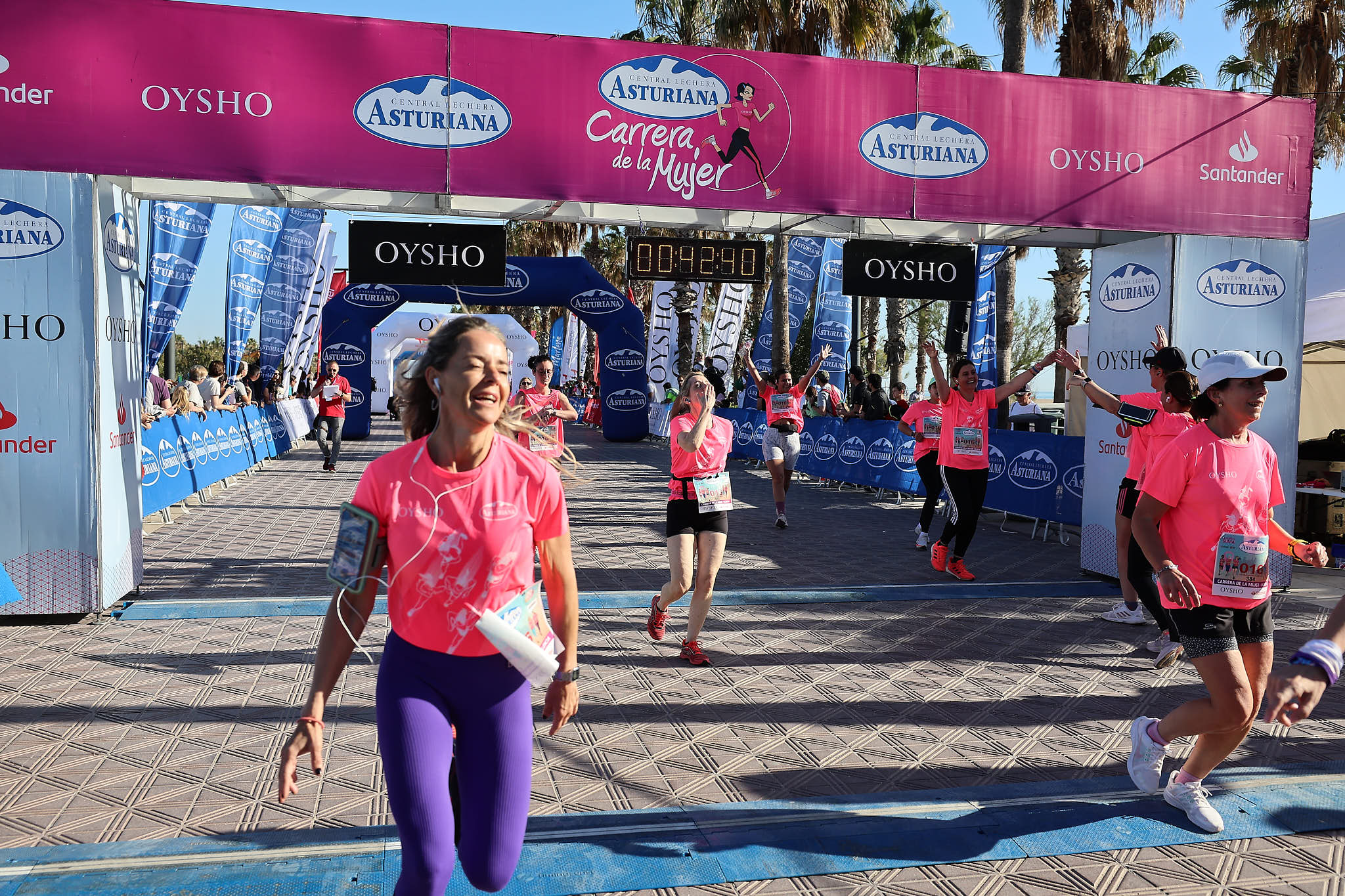 Las mejores fotos de la Carrera de la Mujer Central Lechera Asturiana de Valencia 2024. 0662