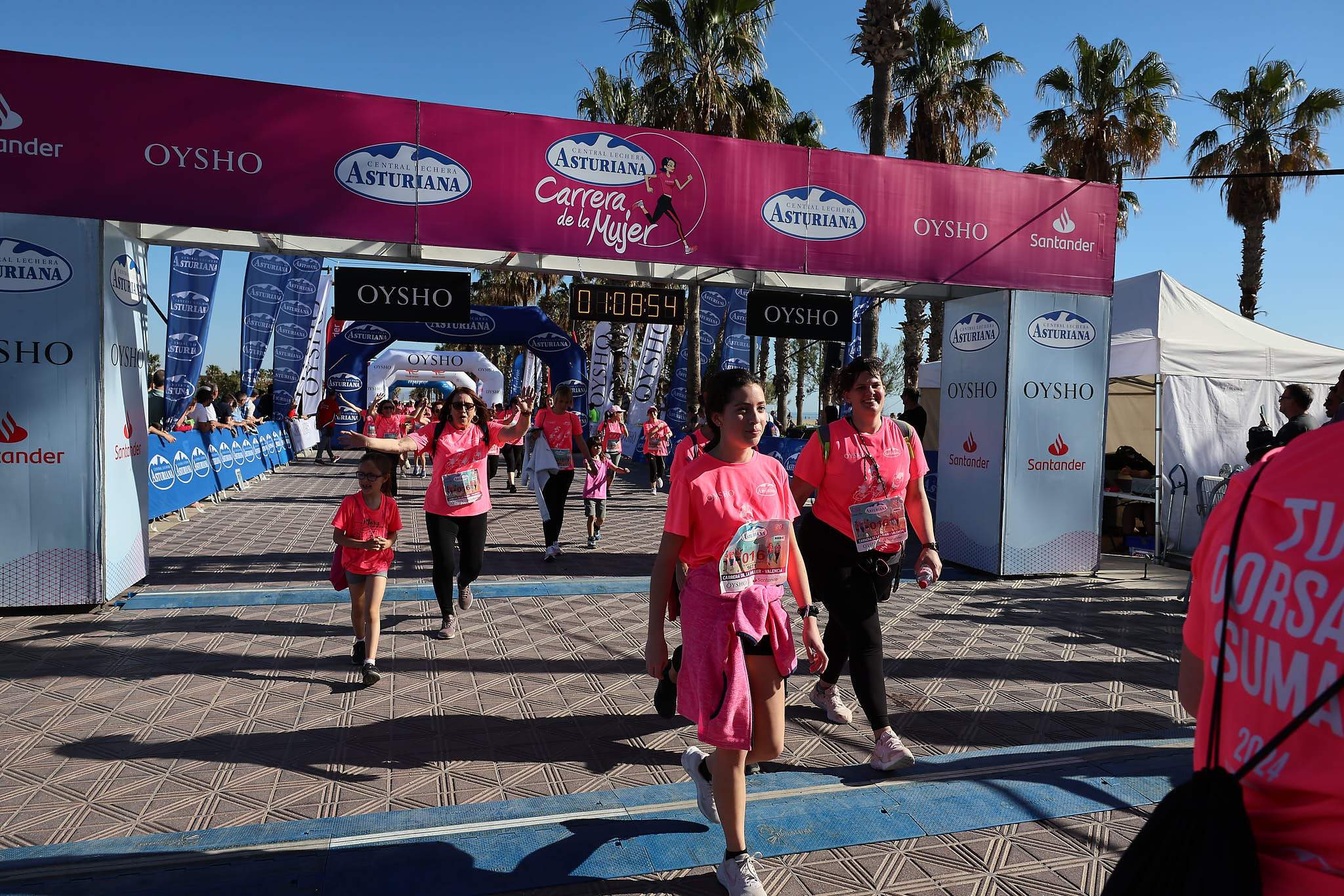 Las mejores fotos de la Carrera de la Mujer Central Lechera Asturiana de Valencia 2024. 1246