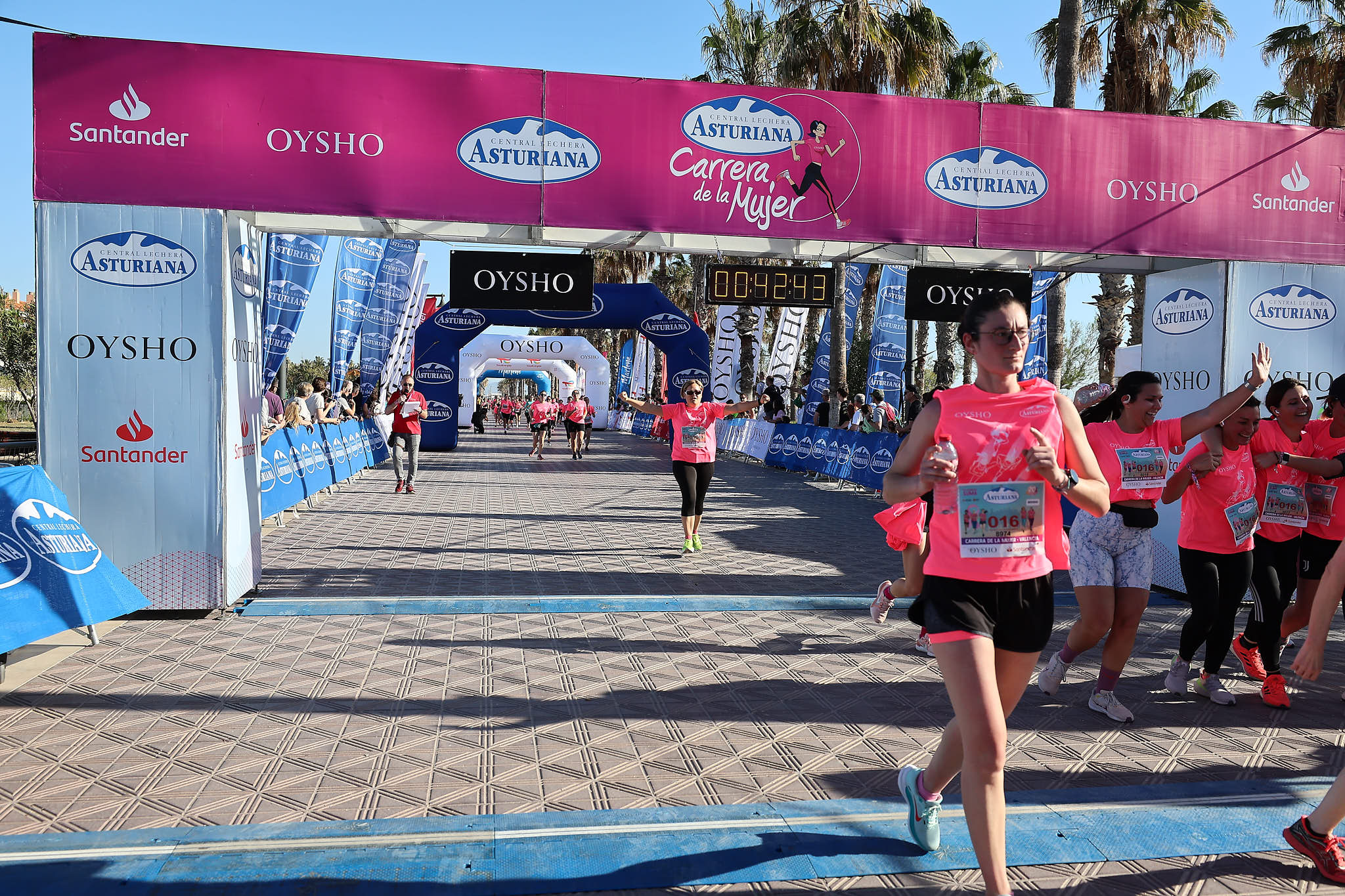Las mejores fotos de la Carrera de la Mujer Central Lechera Asturiana de Valencia 2024. 0664