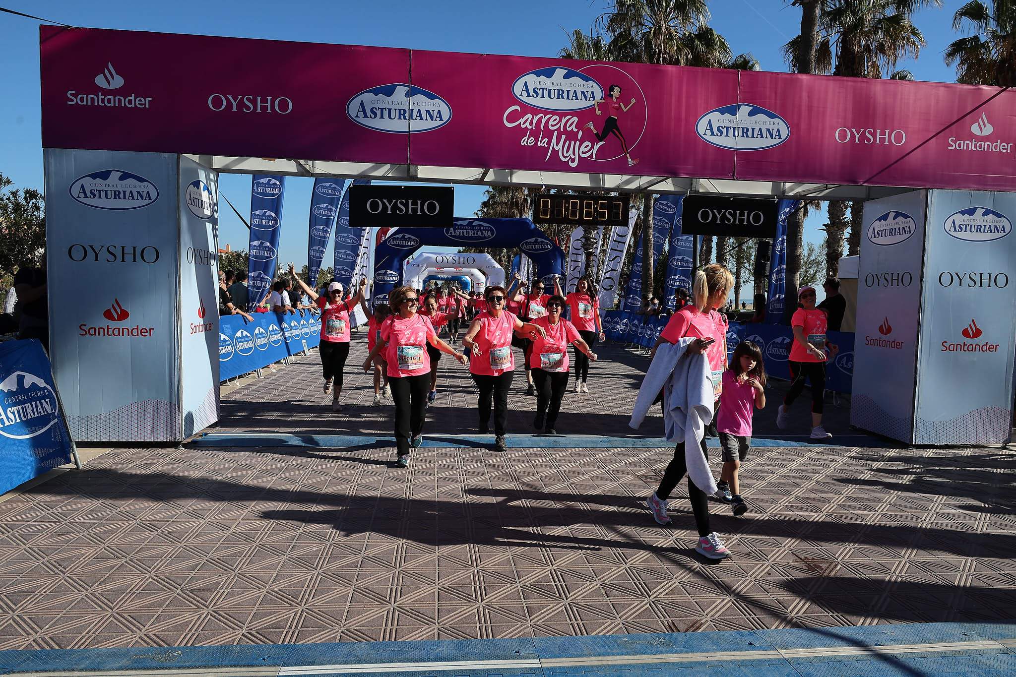 Las mejores fotos de la Carrera de la Mujer Central Lechera Asturiana de Valencia 2024. 1248