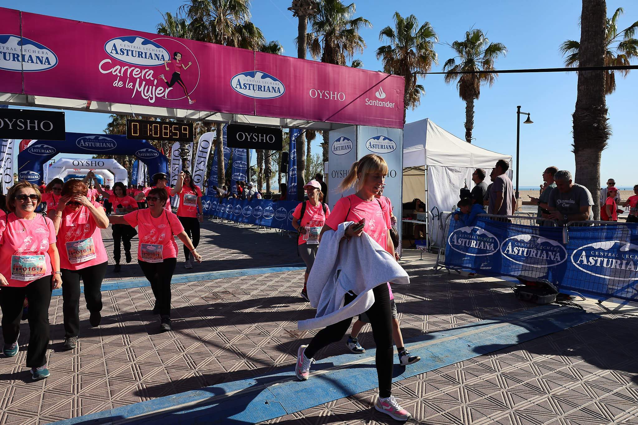 Las mejores fotos de la Carrera de la Mujer Central Lechera Asturiana de Valencia 2024. 1249