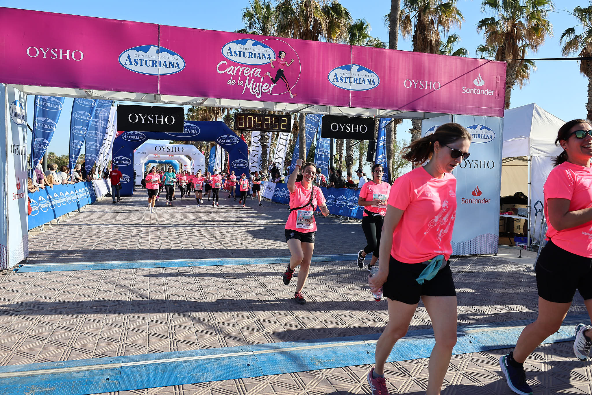 Las mejores fotos de la Carrera de la Mujer Central Lechera Asturiana de Valencia 2024. 0668