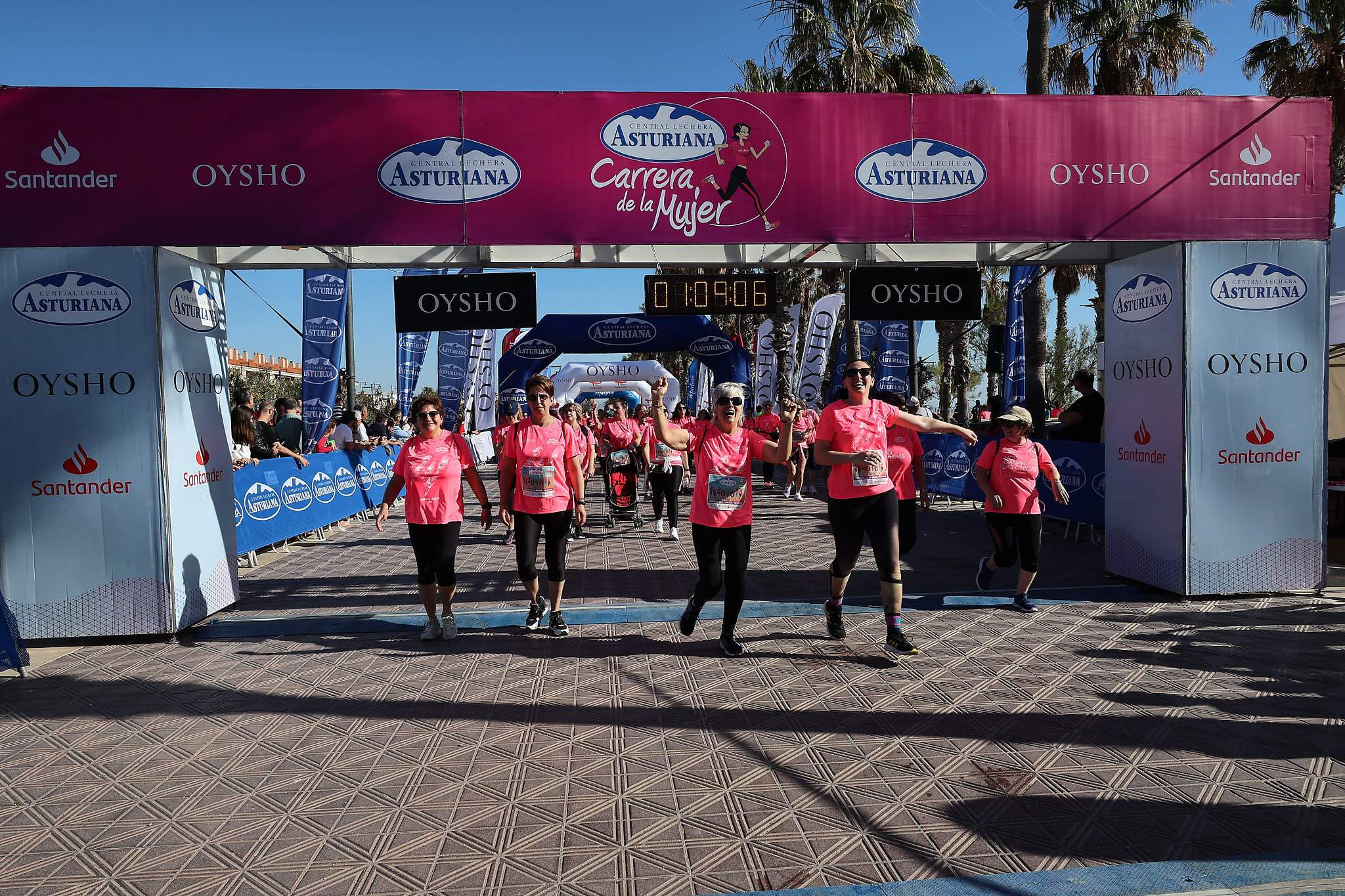 Las mejores fotos de la Carrera de la Mujer Central Lechera Asturiana de Valencia 2024. 1251