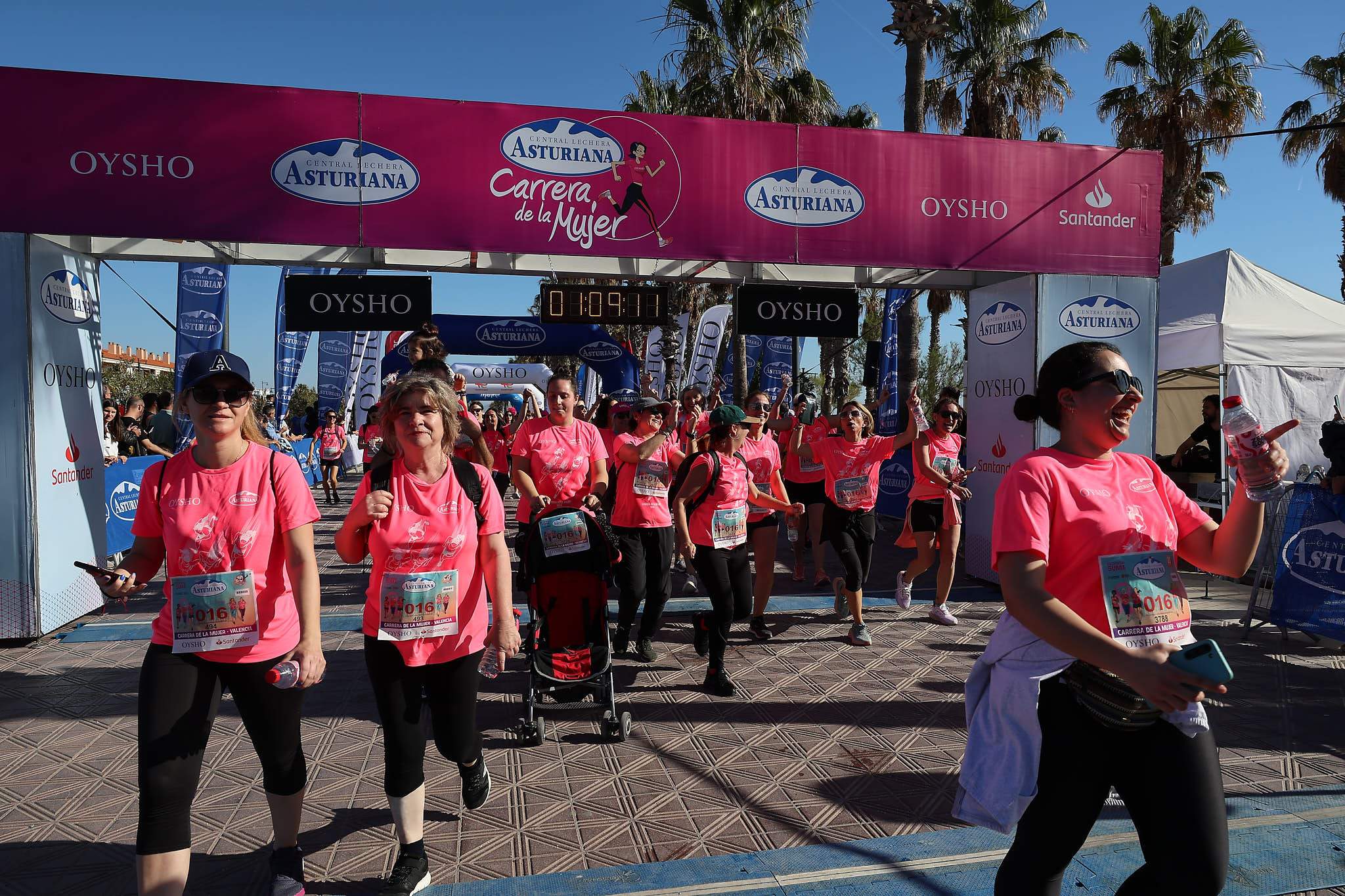 Las mejores fotos de la Carrera de la Mujer Central Lechera Asturiana de Valencia 2024. 1253