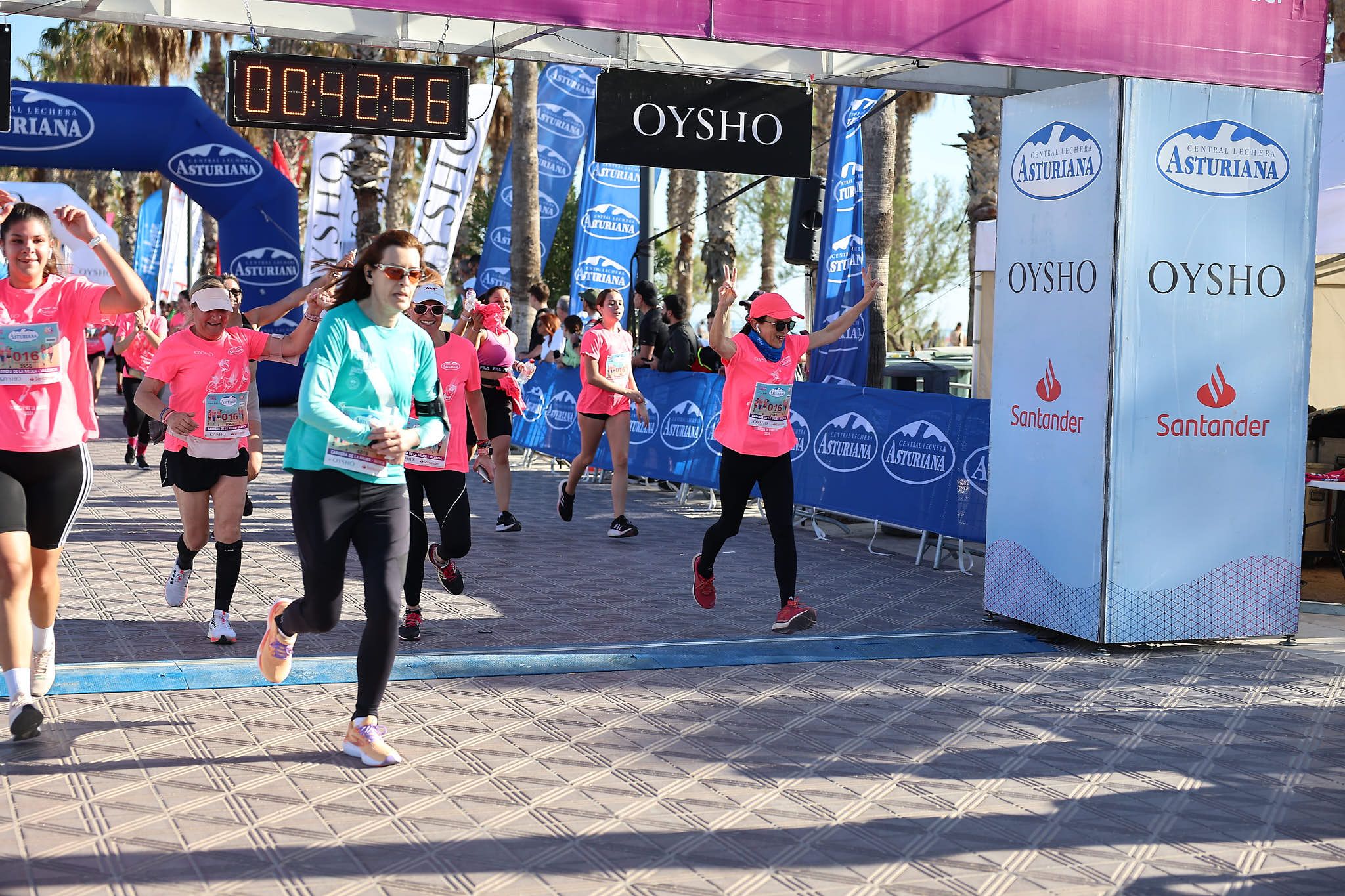 Las mejores fotos de la Carrera de la Mujer Central Lechera Asturiana de Valencia 2024. 0671