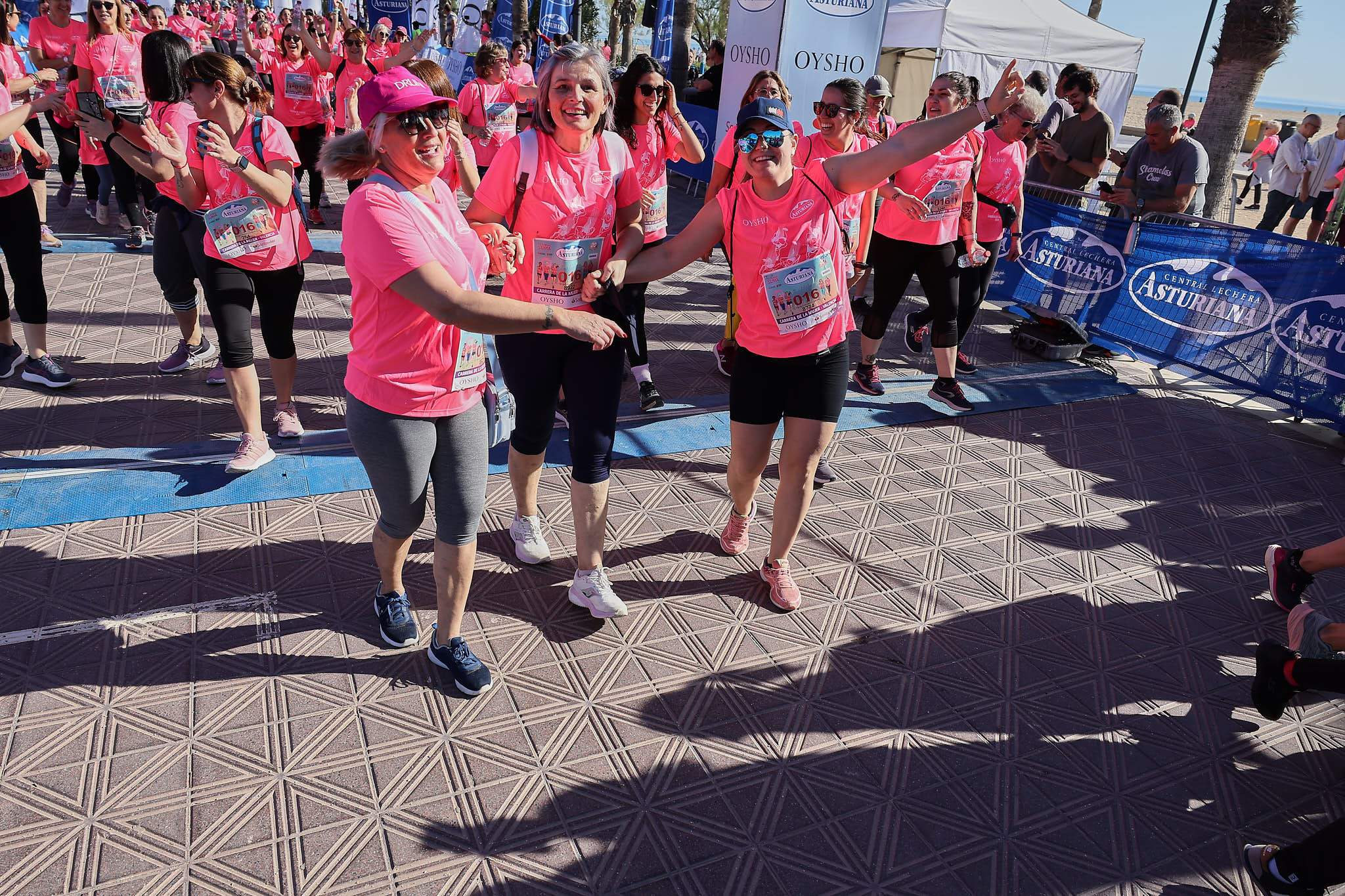 Las mejores fotos de la Carrera de la Mujer Central Lechera Asturiana de Valencia 2024. 1256