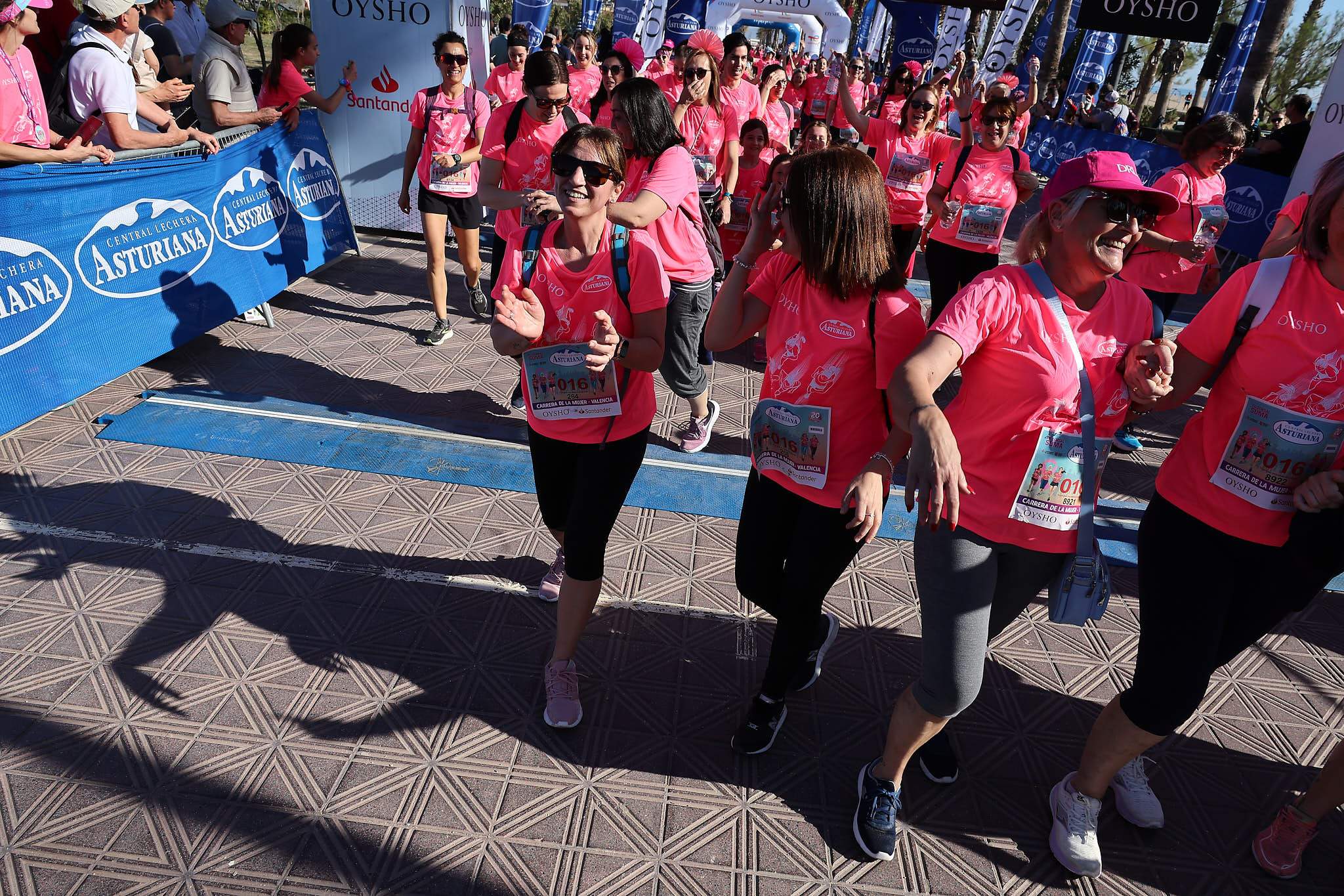 Las mejores fotos de la Carrera de la Mujer Central Lechera Asturiana de Valencia 2024. 1258