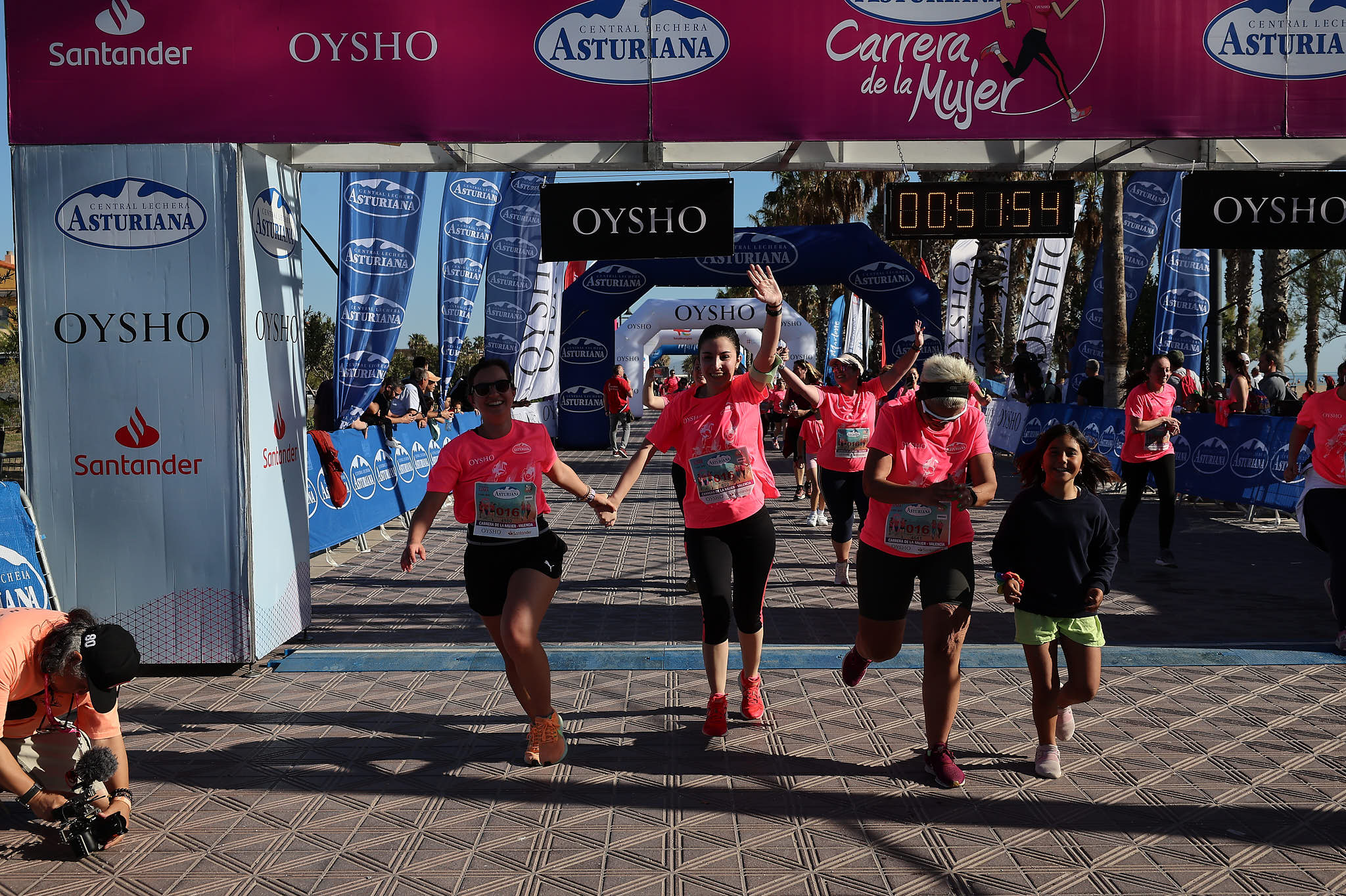 Las mejores fotos de la Carrera de la Mujer Central Lechera Asturiana de Valencia 2024. 0974
