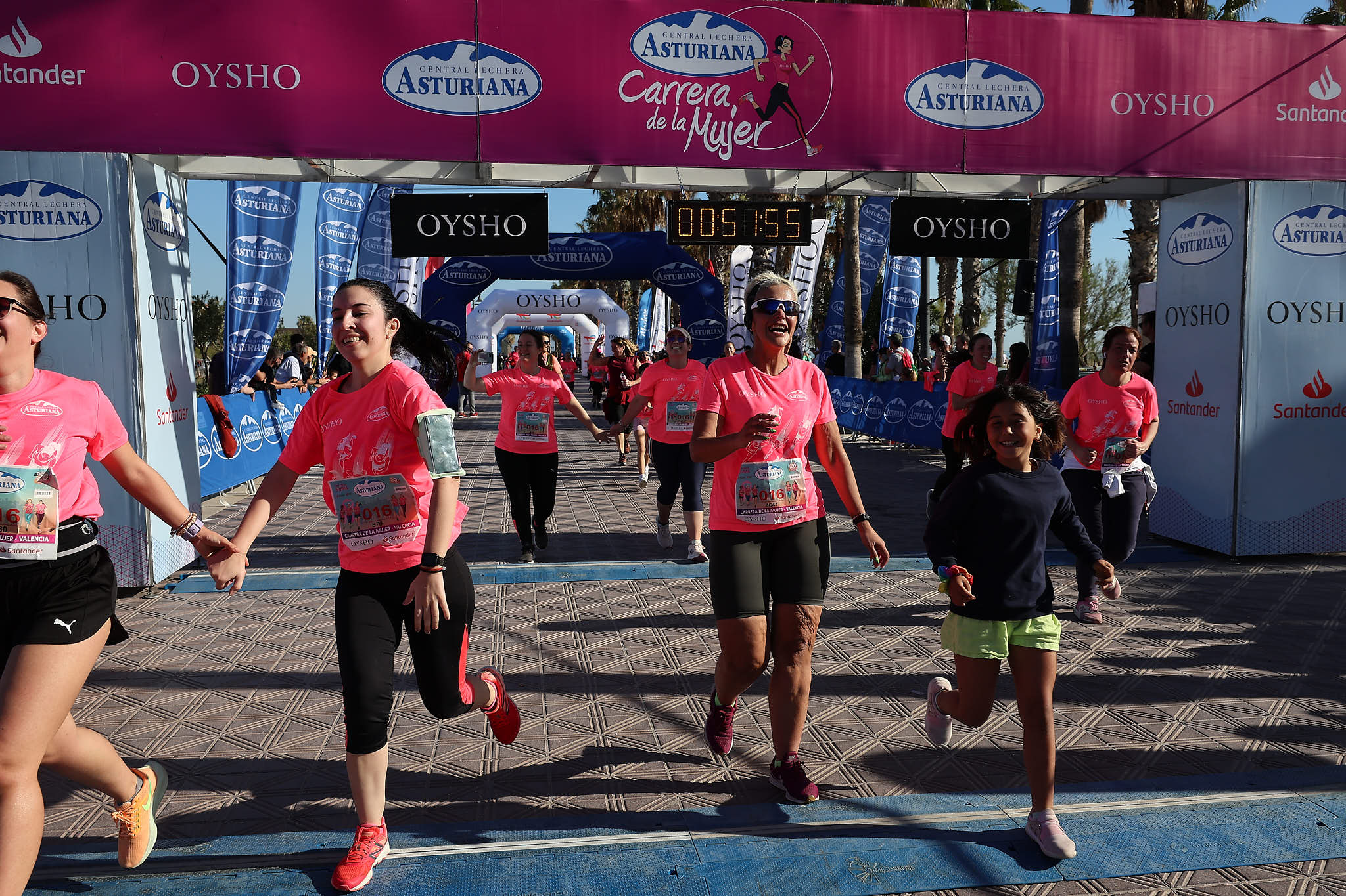 Las mejores fotos de la Carrera de la Mujer Central Lechera Asturiana de Valencia 2024. 0975