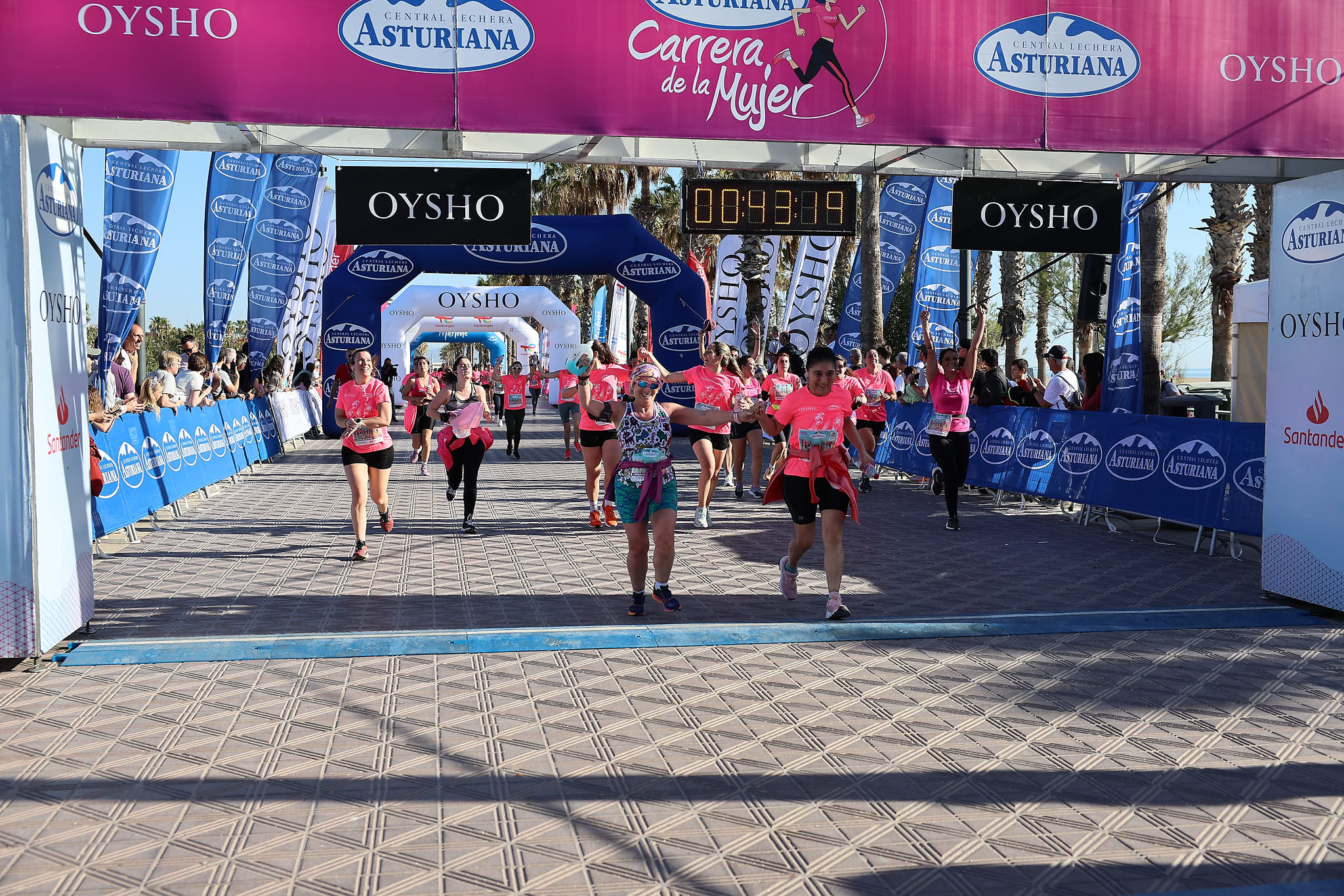 Las mejores fotos de la Carrera de la Mujer Central Lechera Asturiana de Valencia 2024. 0684