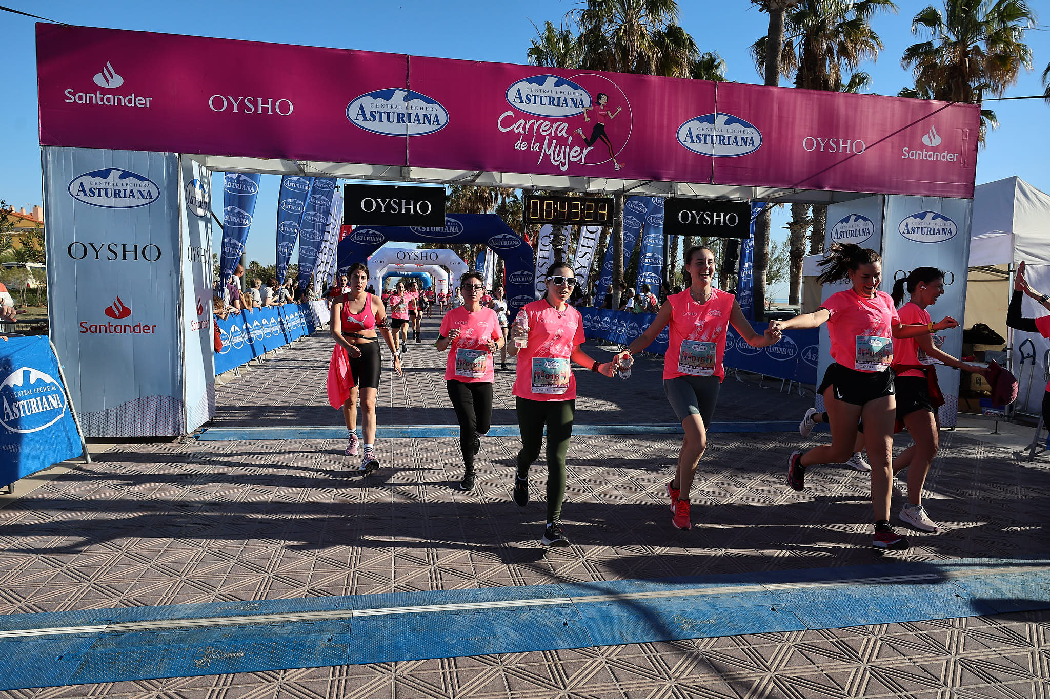 Las mejores fotos de la Carrera de la Mujer Central Lechera Asturiana de Valencia 2024. 0688
