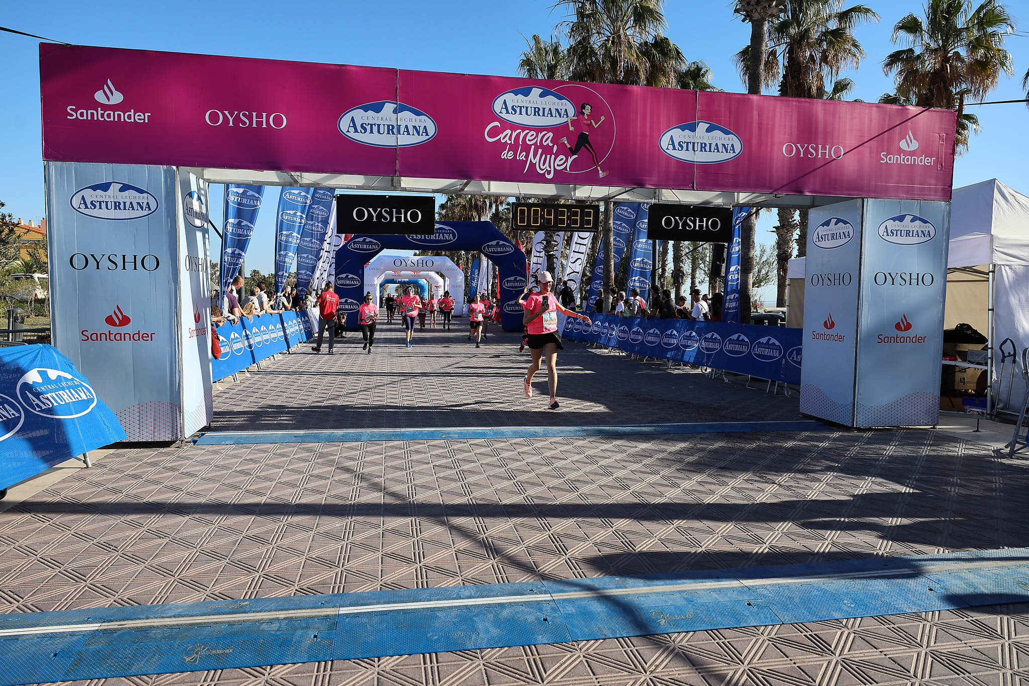 Las mejores fotos de la Carrera de la Mujer Central Lechera Asturiana de Valencia 2024. 0694