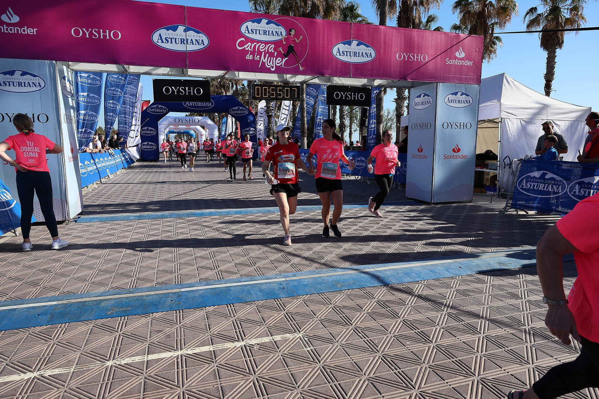 Las mejores fotos de la Carrera de la Mujer Central Lechera Asturiana de Valencia 2024. 0991