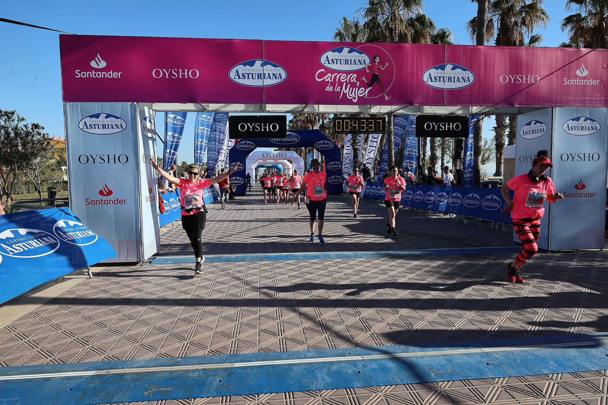 Las mejores fotos de la Carrera de la Mujer Central Lechera Asturiana de Valencia 2024. 0695