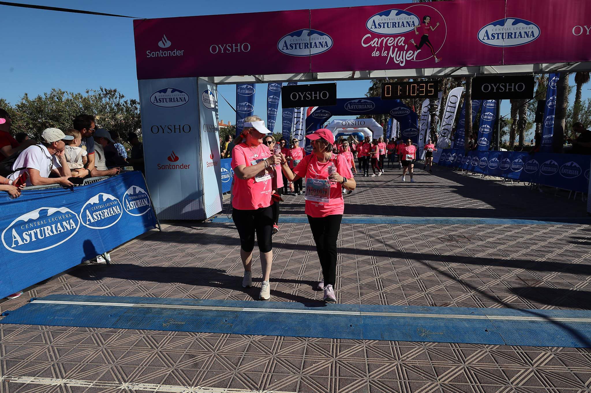 Las mejores fotos de la Carrera de la Mujer Central Lechera Asturiana de Valencia 2024. 1281