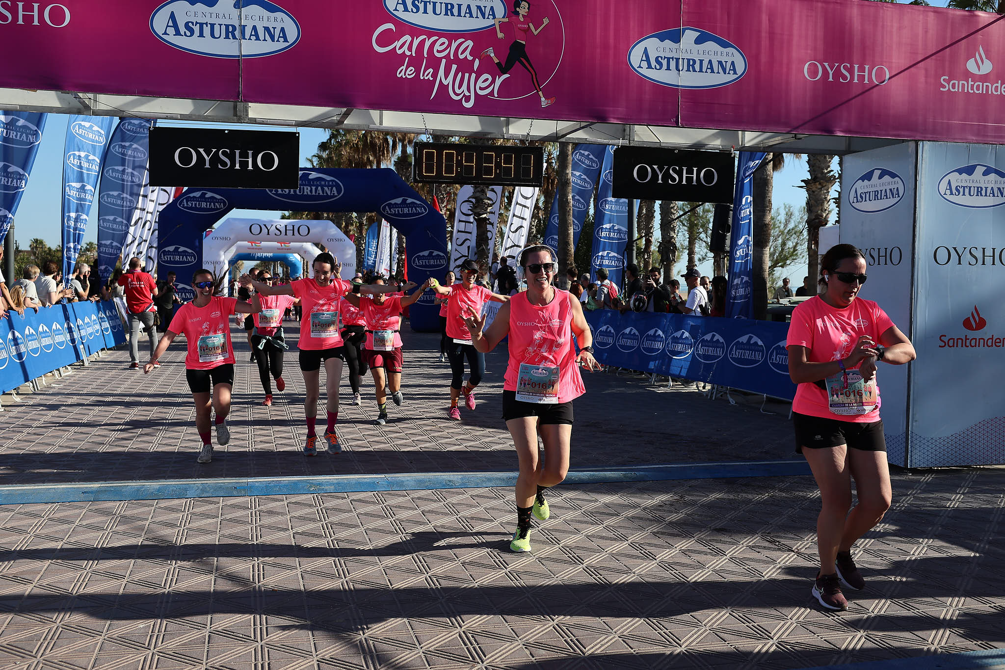 Las mejores fotos de la Carrera de la Mujer Central Lechera Asturiana de Valencia 2024. 0696