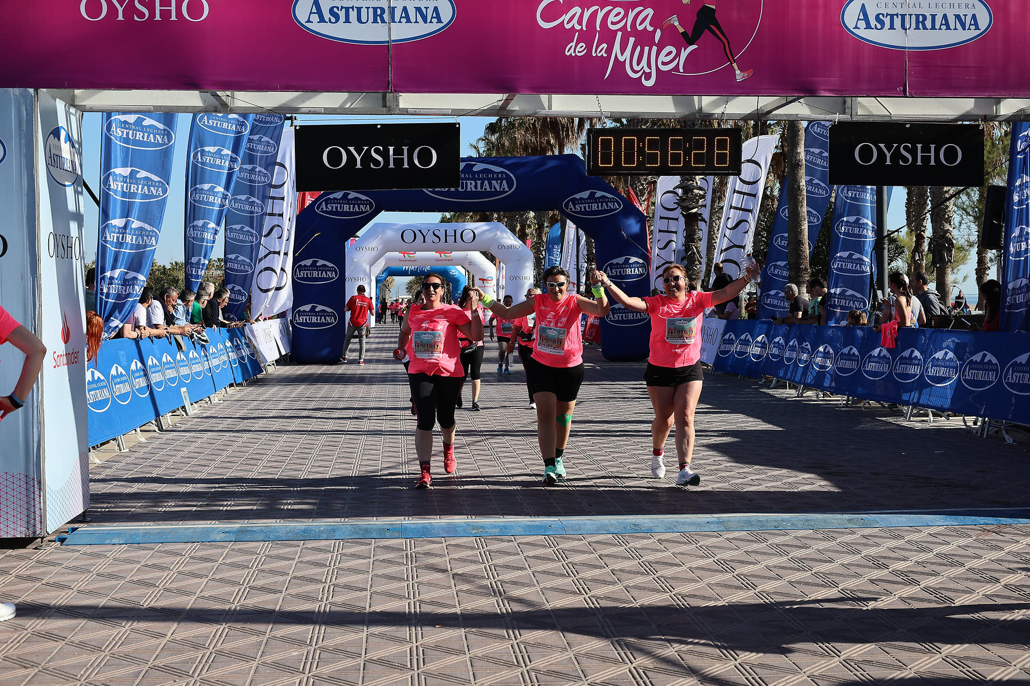 Las mejores fotos de la Carrera de la Mujer Central Lechera Asturiana de Valencia 2024. 0994
