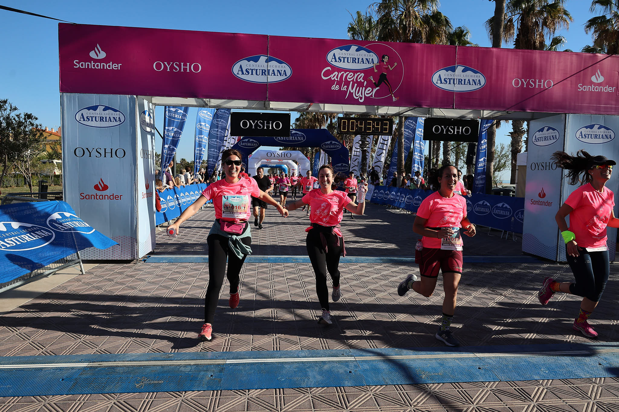 Las mejores fotos de la Carrera de la Mujer Central Lechera Asturiana de Valencia 2024. 0698