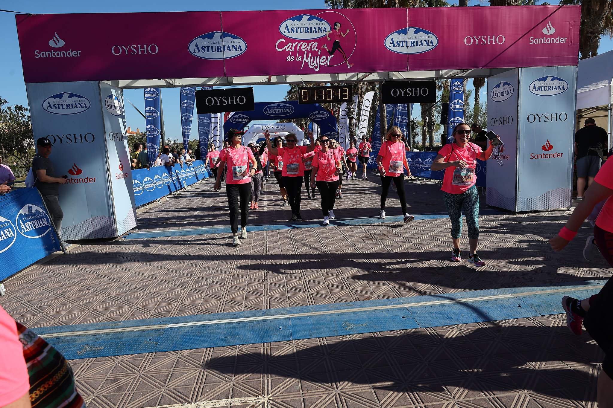 Las mejores fotos de la Carrera de la Mujer Central Lechera Asturiana de Valencia 2024. 1284