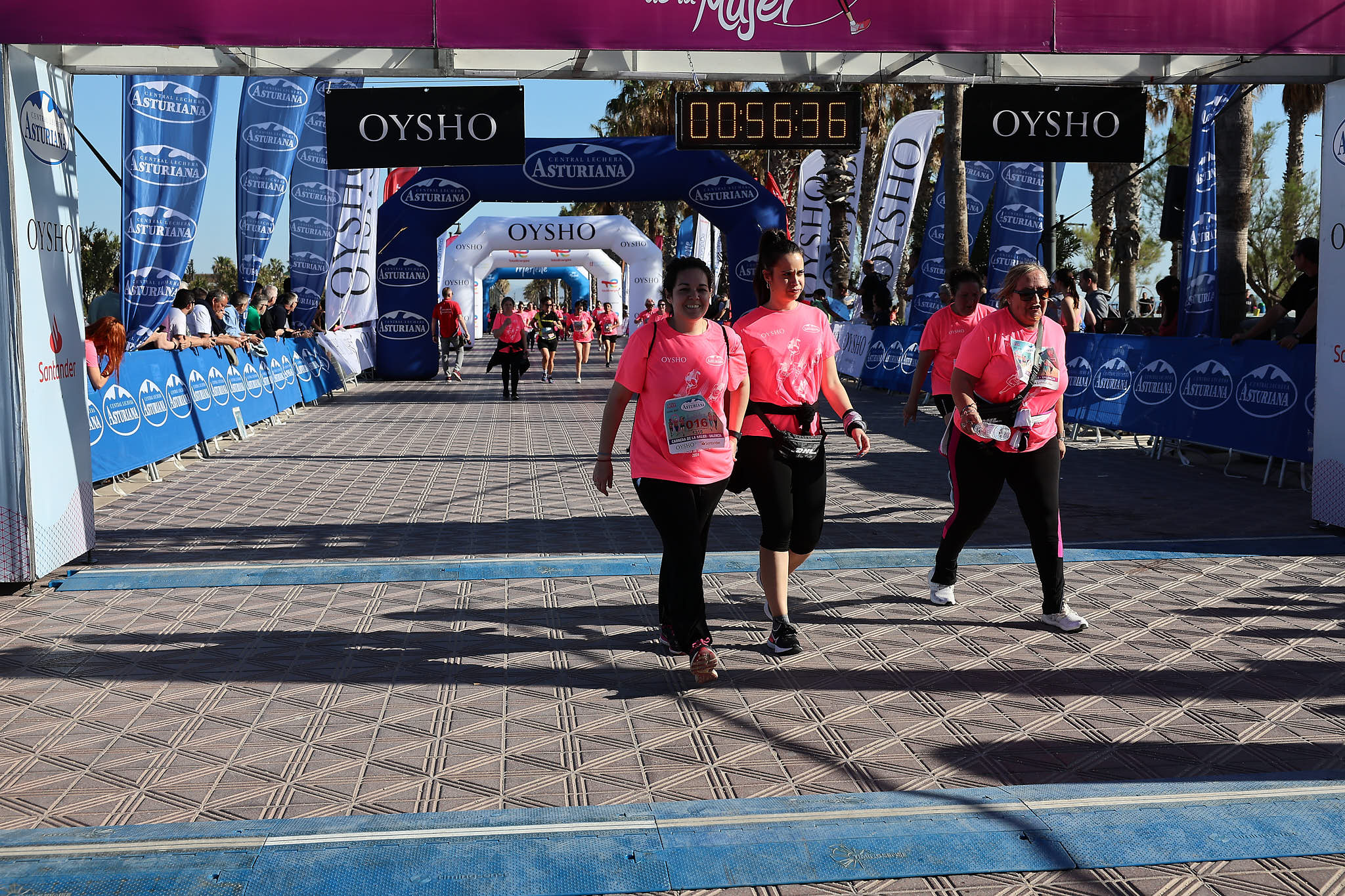 Las mejores fotos de la Carrera de la Mujer Central Lechera Asturiana de Valencia 2024. 0998