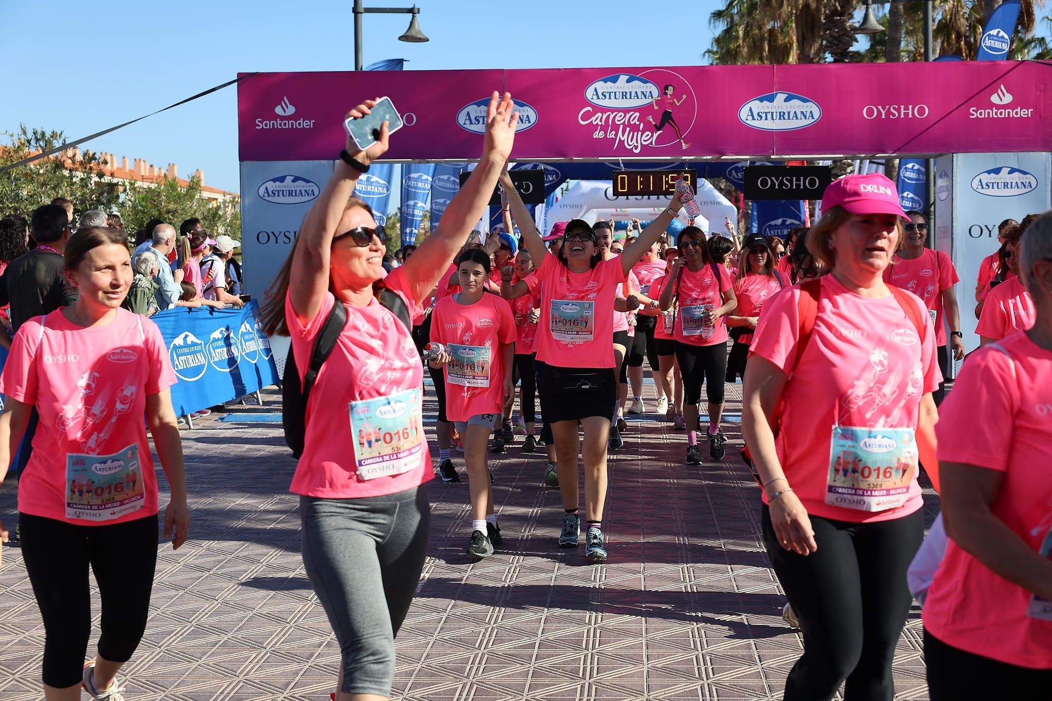 Las mejores fotos de la Carrera de la Mujer Central Lechera Asturiana de Valencia 2024. 1289