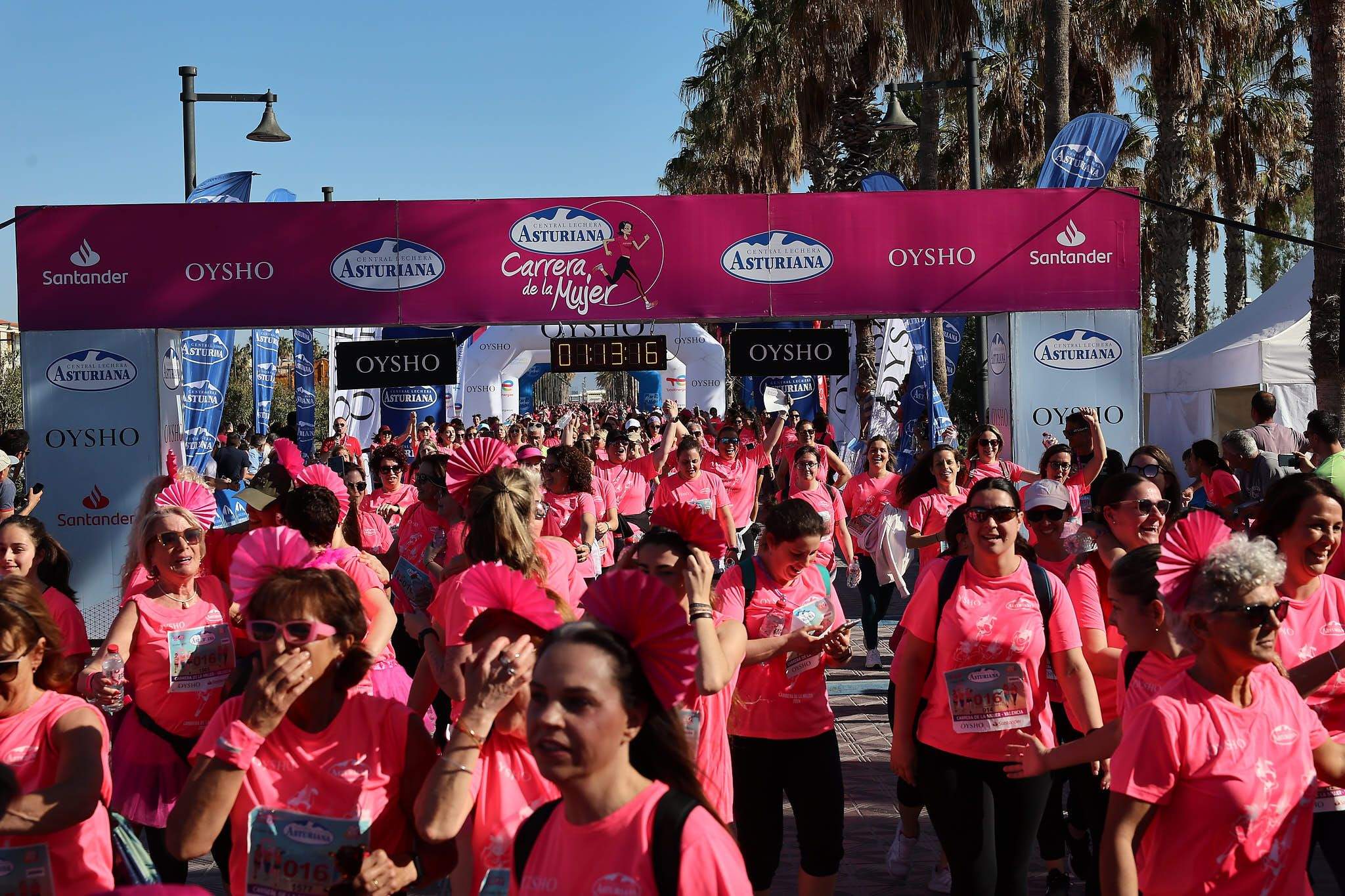 Las mejores fotos de la Carrera de la Mujer Central Lechera Asturiana de Valencia 2024. 1300