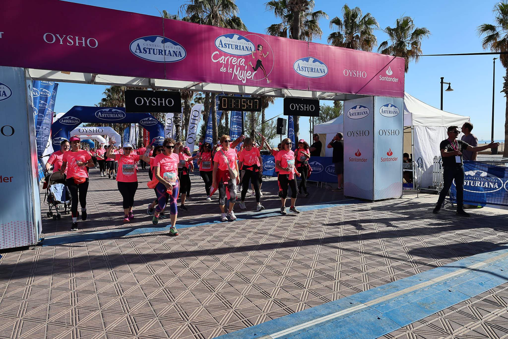 Las mejores fotos de la Carrera de la Mujer Central Lechera Asturiana de Valencia 2024. 1322