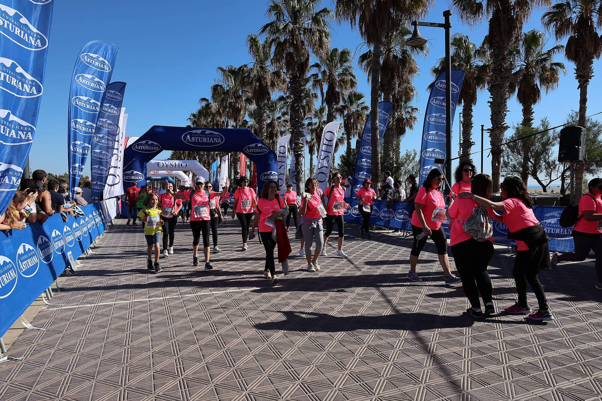 Las mejores fotos de la Carrera de la Mujer Central Lechera Asturiana de Valencia 2024. 1324