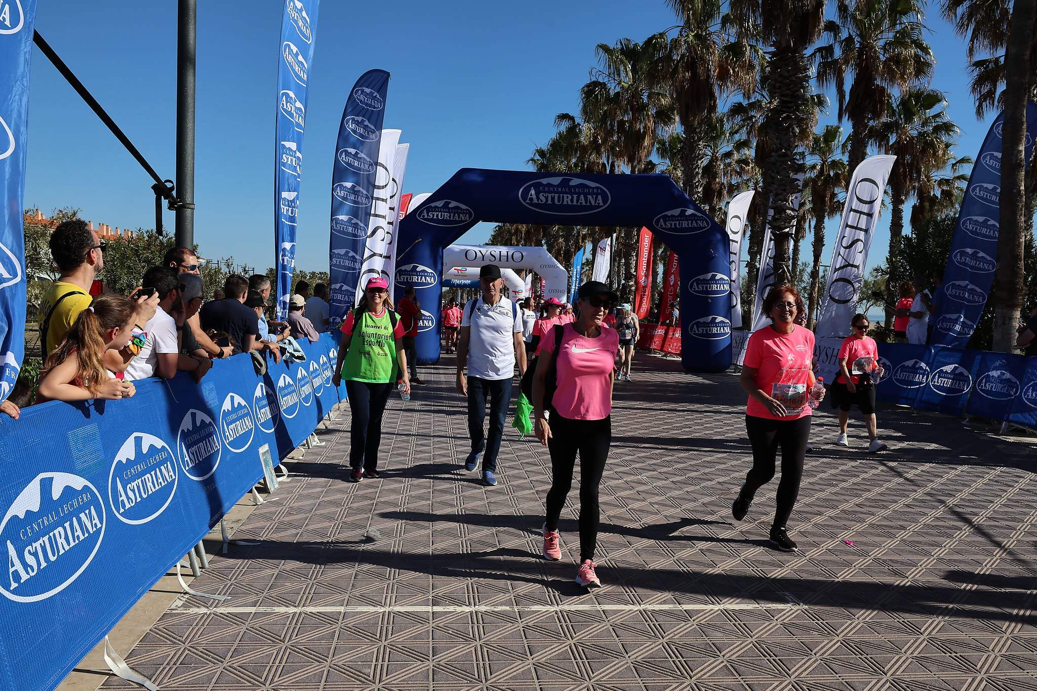 Las mejores fotos de la Carrera de la Mujer Central Lechera Asturiana de Valencia 2024. 1329