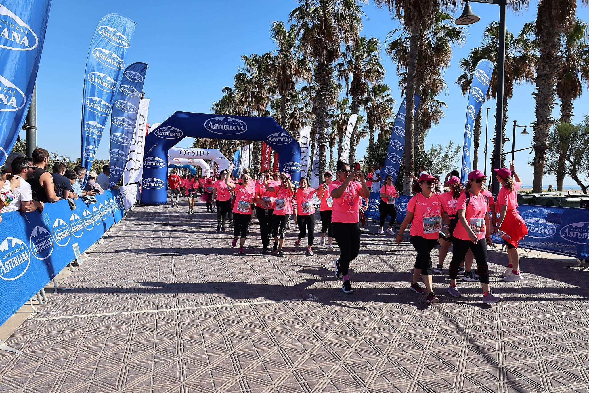 Las mejores fotos de la Carrera de la Mujer Central Lechera Asturiana de Valencia 2024. 1343