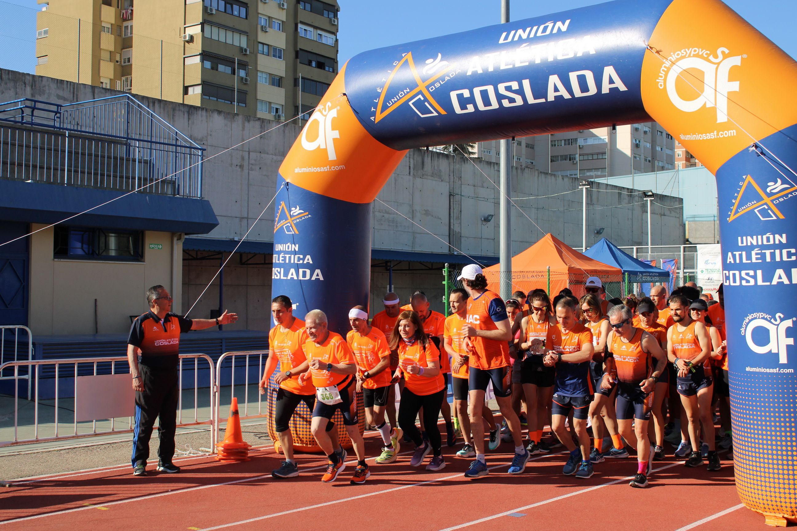 Un instante de la salida simbólica del Medio Maratón de Coslada 2024 / Foto: Juanfran de la Cruz