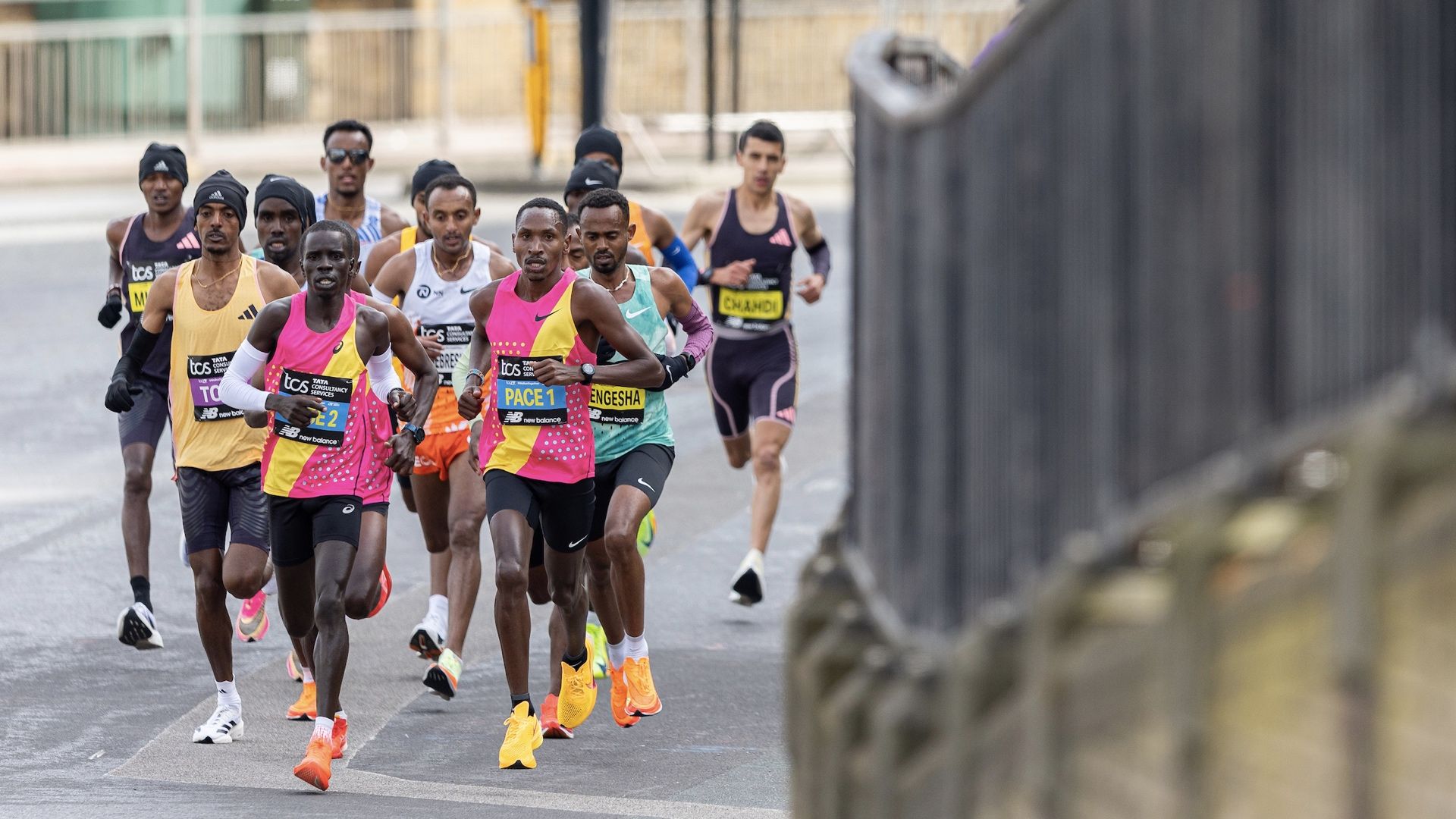 Una imagen de los primeros kilómetros del Maratón de Londres 2024 que no tuvo españoles entre la élite.