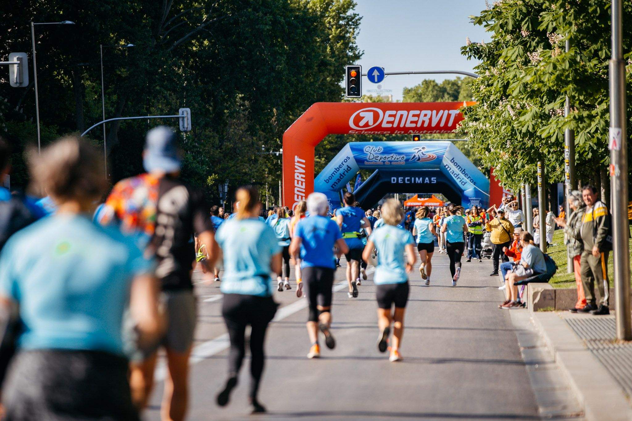 Las mejores fotos del ambiente en la meta de la Carrera Bomberos de Madrid DÉCIMAS 2024. 1