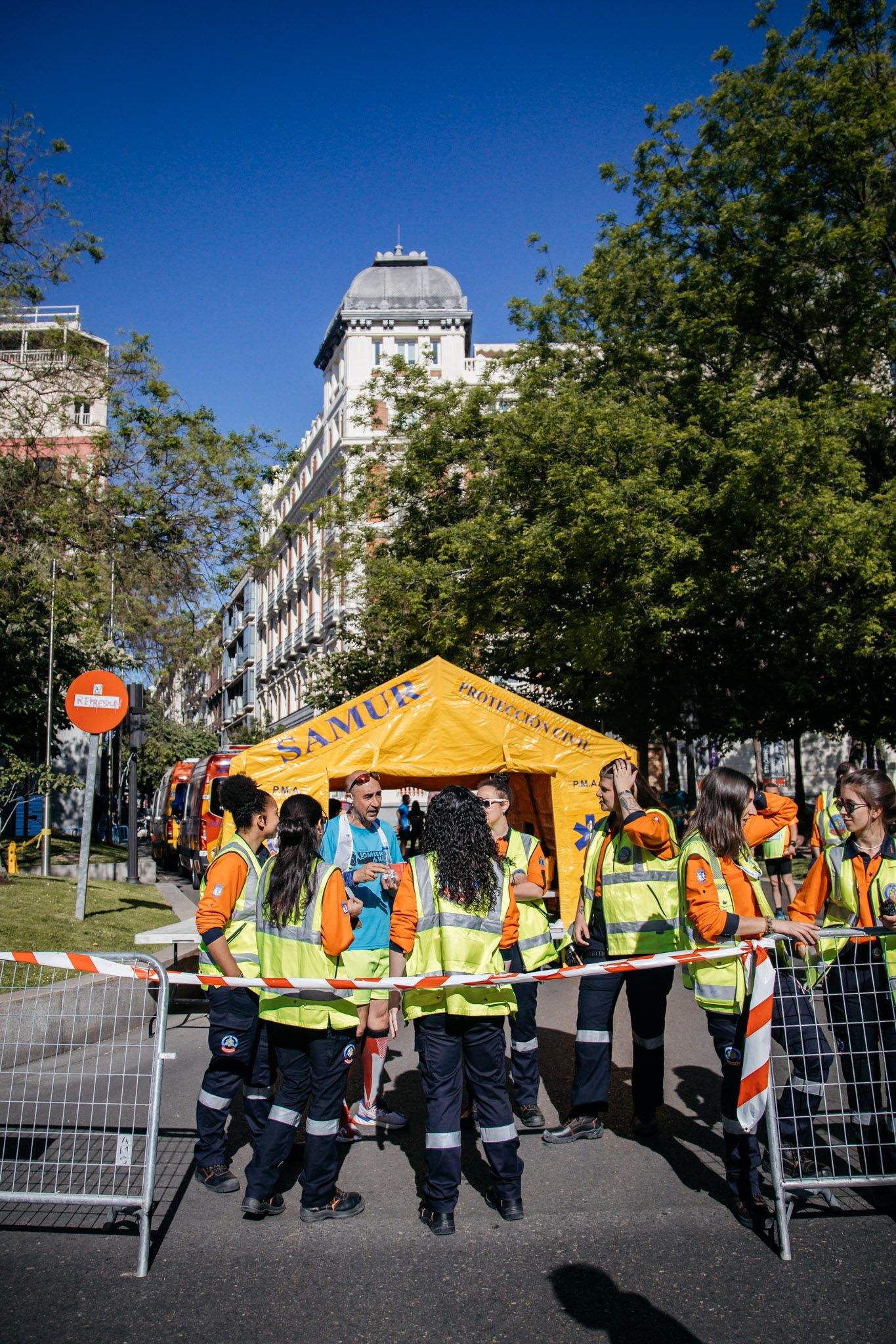 Las mejores fotos del ambiente en la meta de la Carrera Bomberos de Madrid DÉCIMAS 2024. 9
