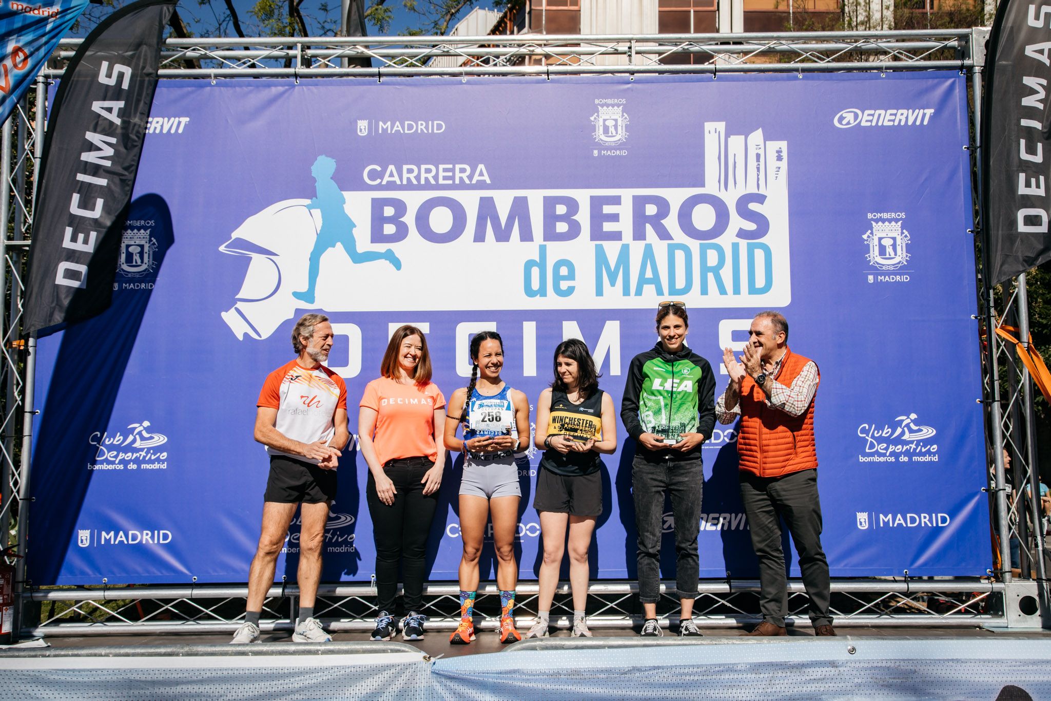 Las mejores fotos de la premiación de la Carrera Bomberos de Madrid DÉCIMAS 2024. 7