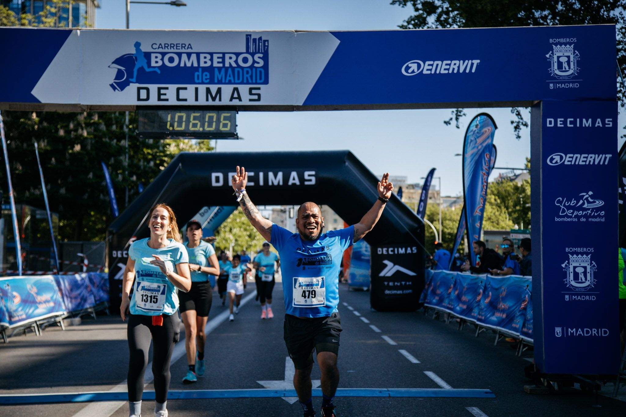 Las mejores fotos del ambiente en la meta de la Carrera Bomberos de Madrid DÉCIMAS 2024. 20