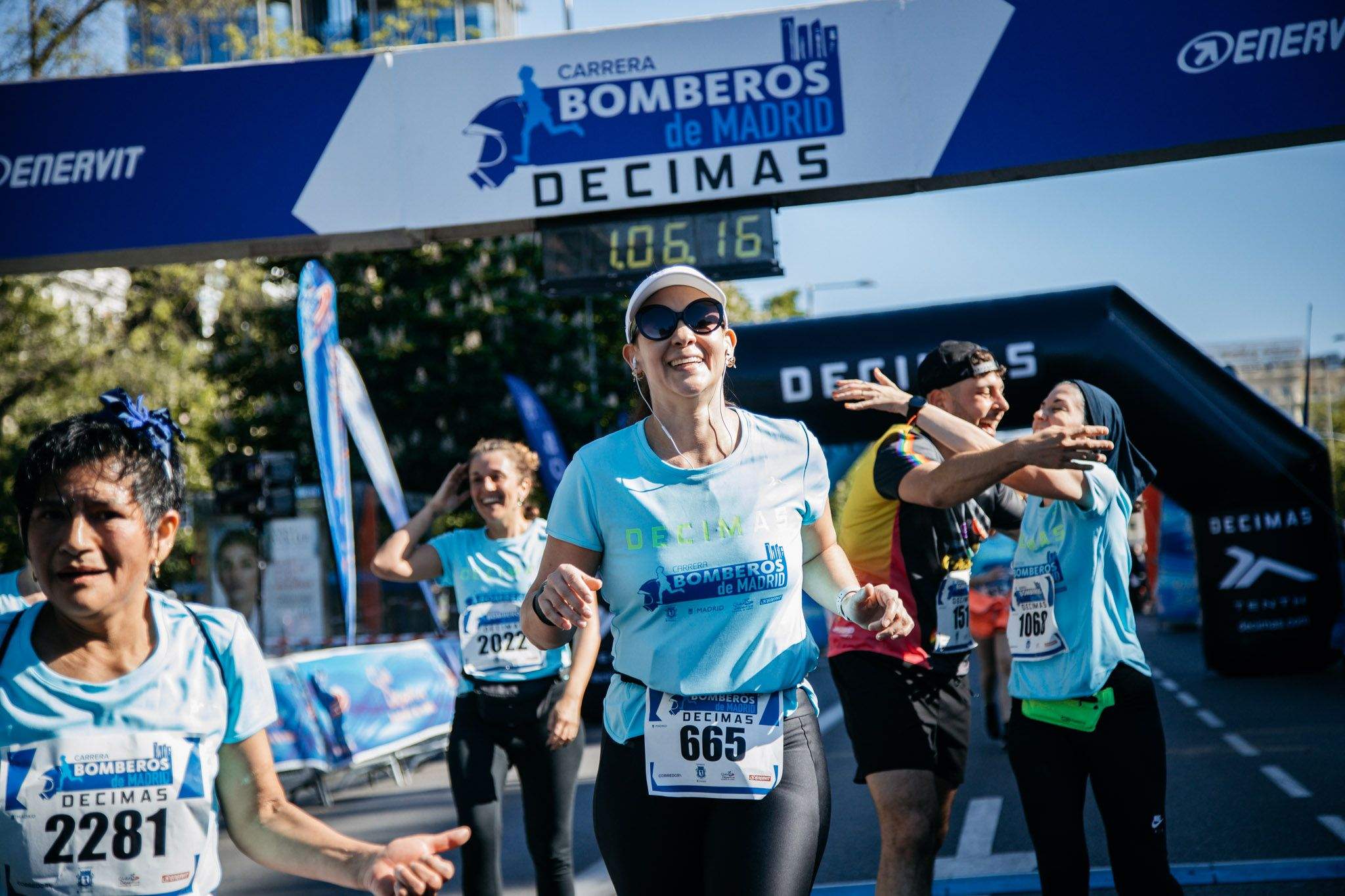 Las mejores fotos del ambiente en la meta de la Carrera Bomberos de Madrid DÉCIMAS 2024. 23