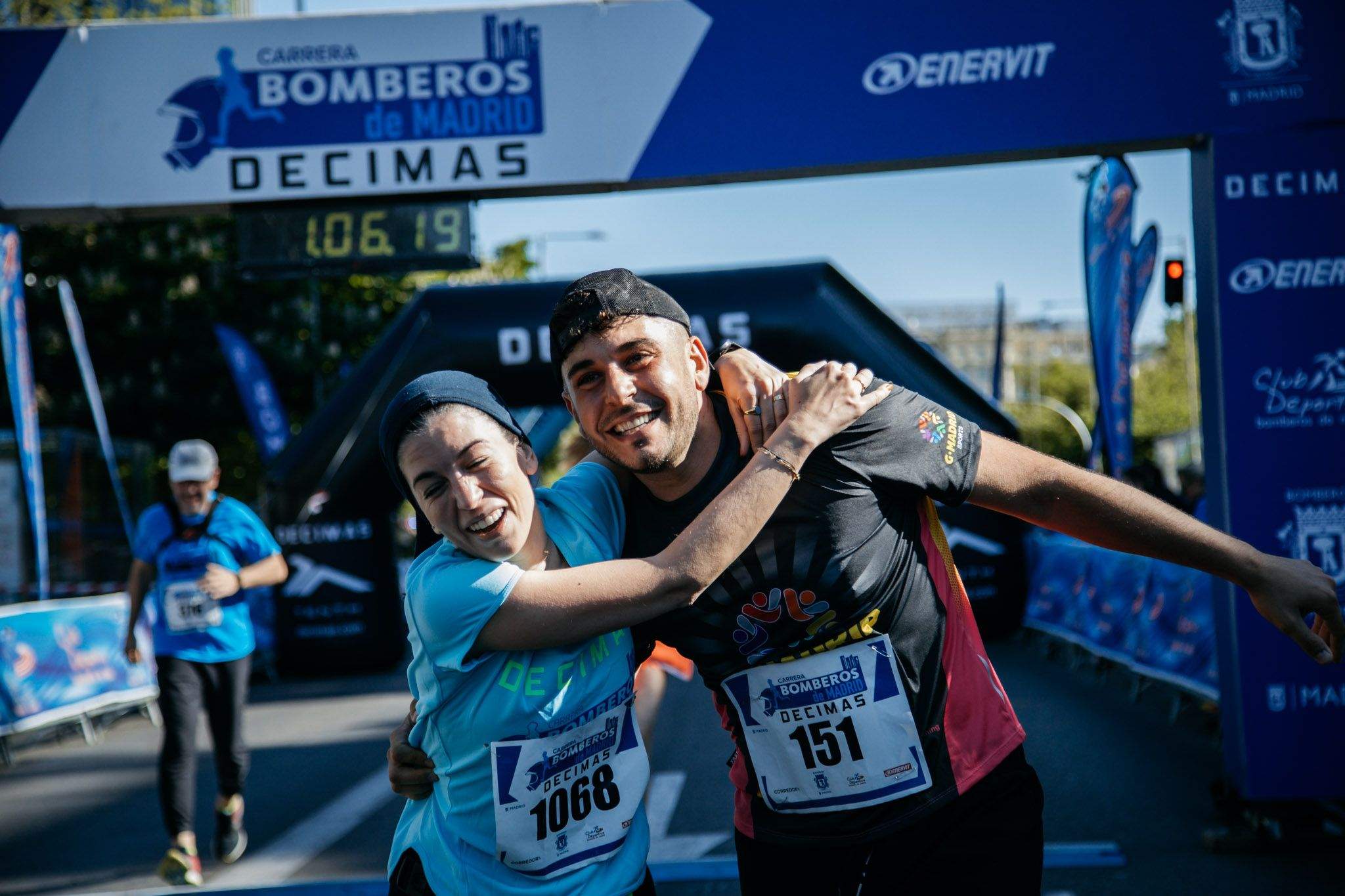 Las mejores fotos del ambiente en la meta de la Carrera Bomberos de Madrid DÉCIMAS 2024. 24