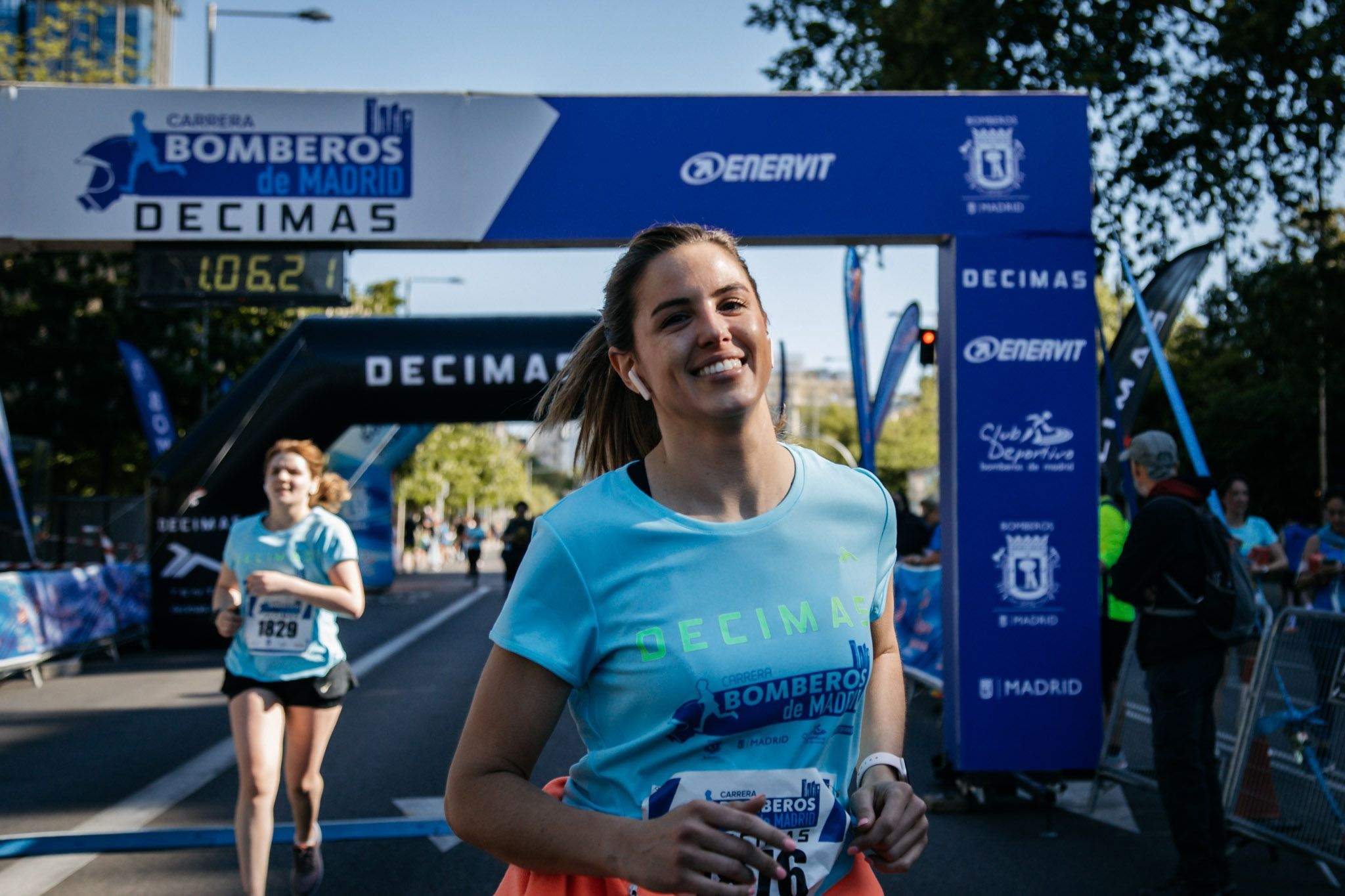 Las mejores fotos del ambiente en la meta de la Carrera Bomberos de Madrid DÉCIMAS 2024. 25