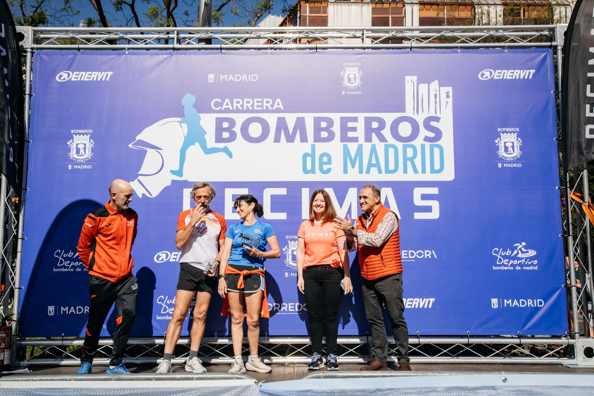 Las mejores fotos de la premiación de la Carrera Bomberos de Madrid DÉCIMAS 2024. 17