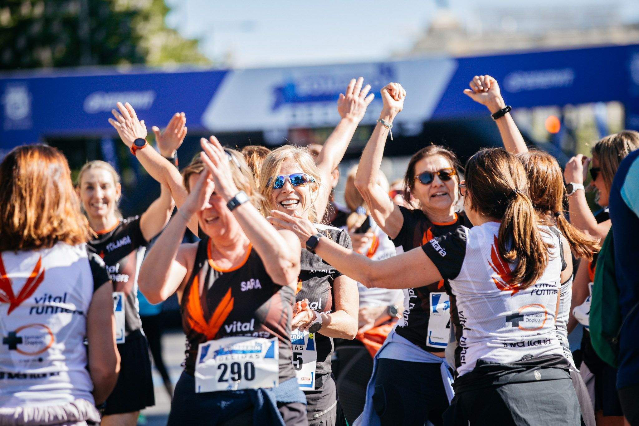 Las mejores fotos del ambiente en la meta de la Carrera Bomberos de Madrid DÉCIMAS 2024. 33