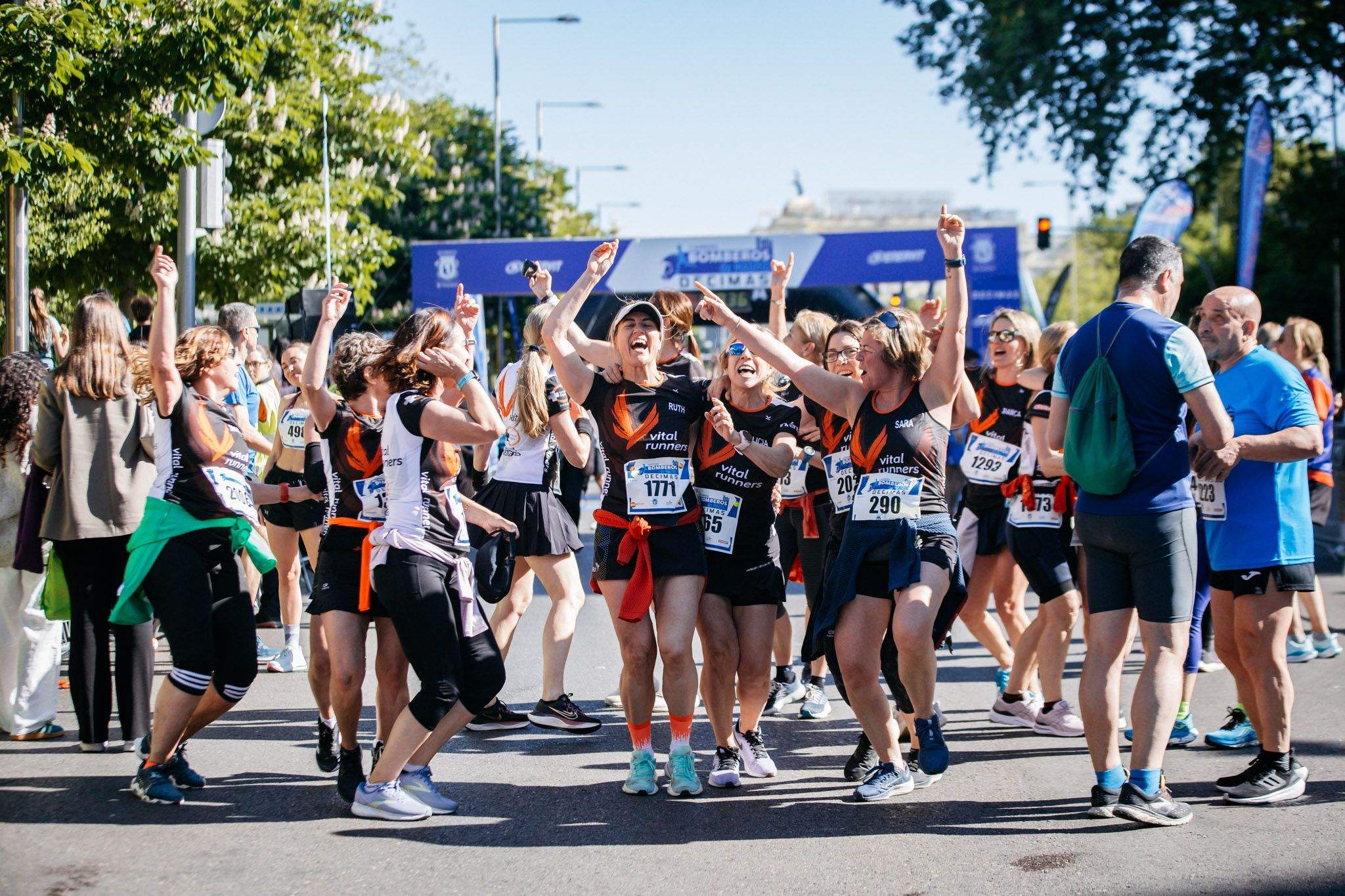 Las mejores fotos del ambiente en la meta de la Carrera Bomberos de Madrid DÉCIMAS 2024. 35