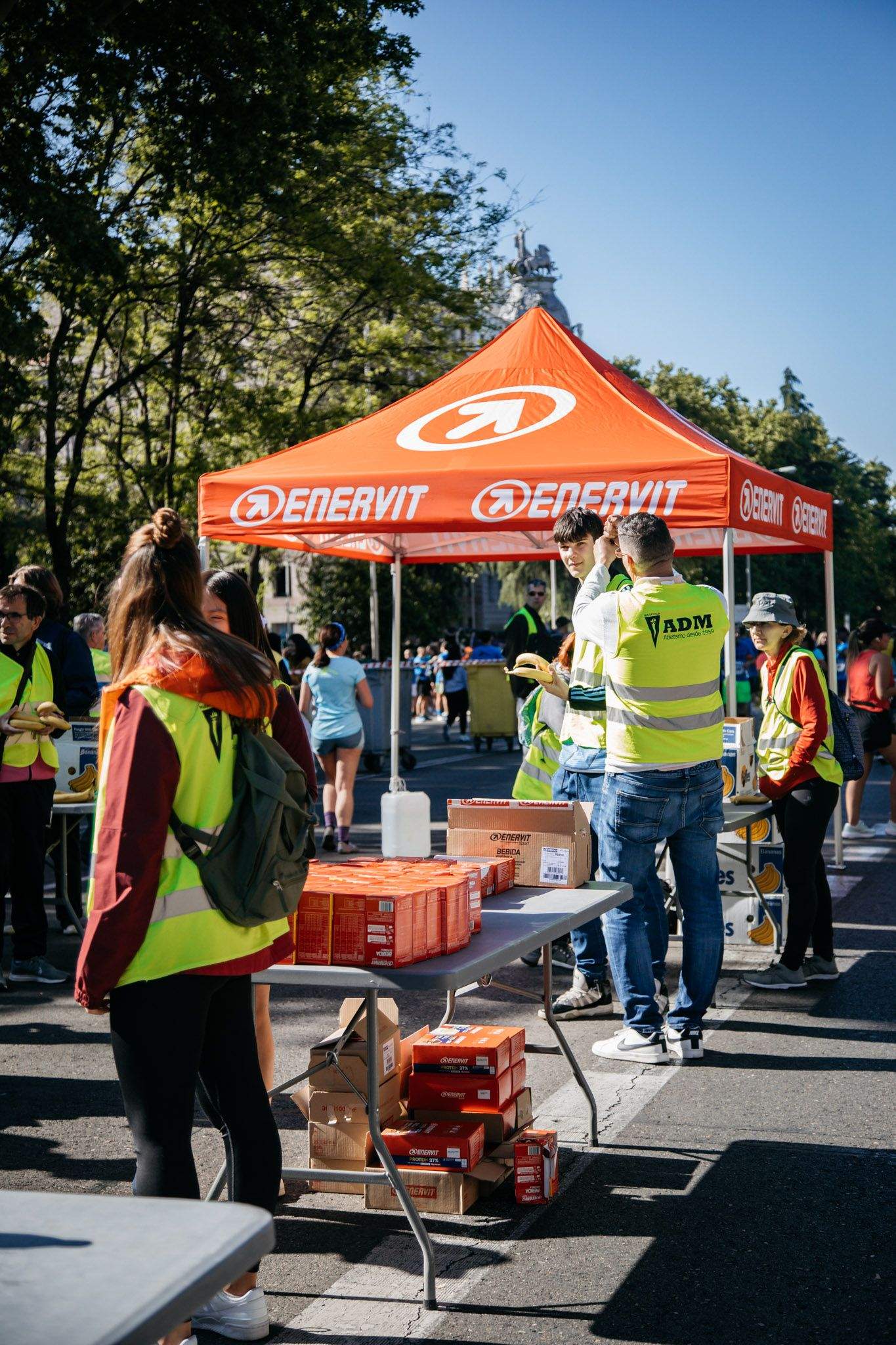 Las mejores fotos del ambiente en la meta de la Carrera Bomberos de Madrid DÉCIMAS 2024. 46
