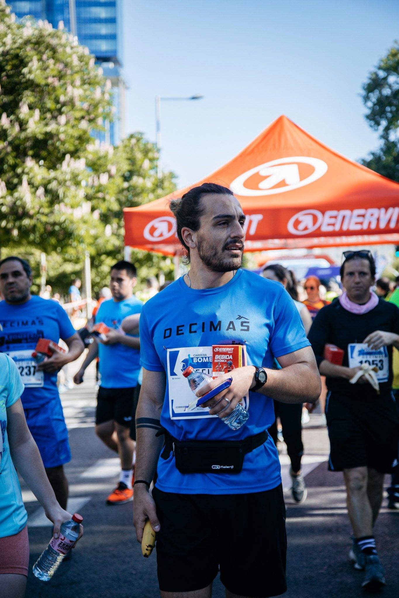 Las mejores fotos del ambiente en la meta de la Carrera Bomberos de Madrid DÉCIMAS 2024. 49