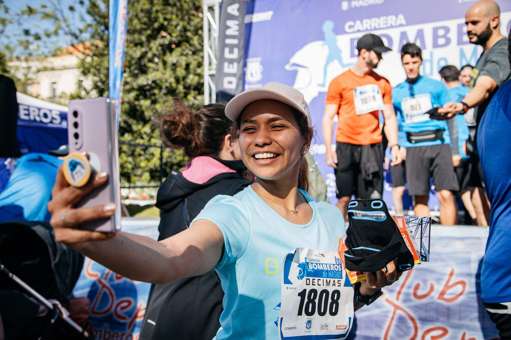 Las mejores fotos del ambiente en la meta de la Carrera Bomberos de Madrid DÉCIMAS 2024. 59