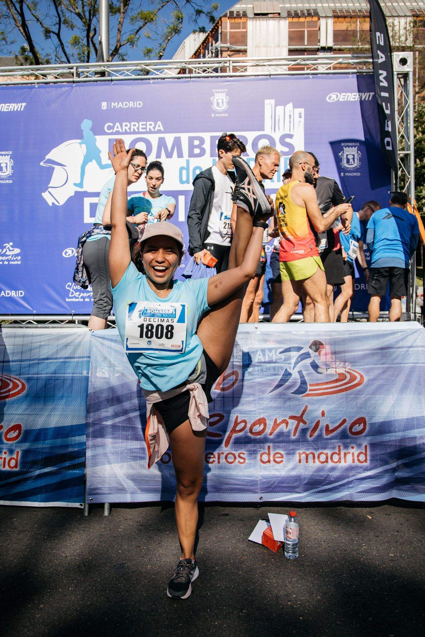 Las mejores fotos del ambiente en la meta de la Carrera Bomberos de Madrid DÉCIMAS 2024. 63