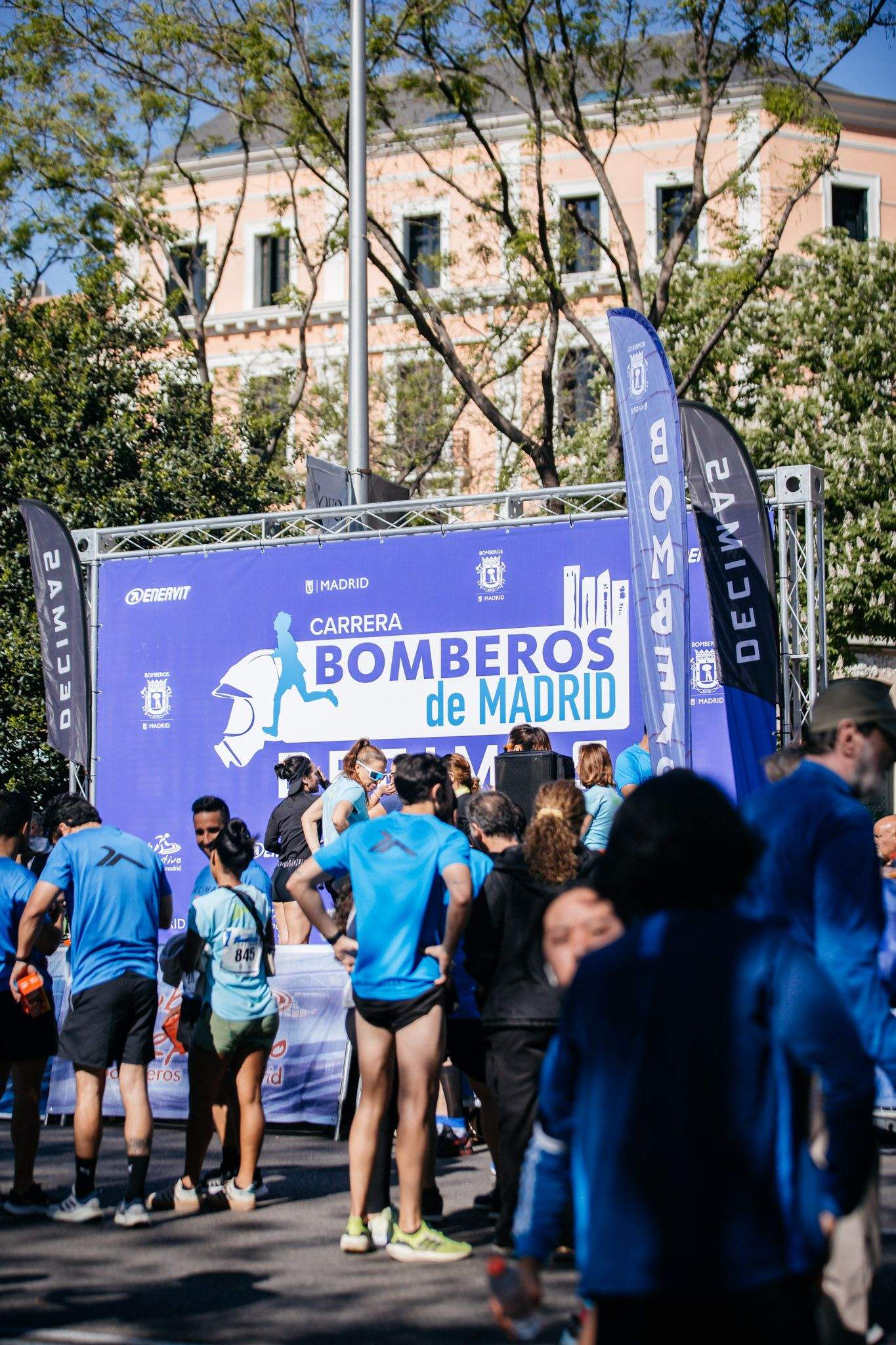 Las mejores fotos del ambiente en la meta de la Carrera Bomberos de Madrid DÉCIMAS 2024. 69